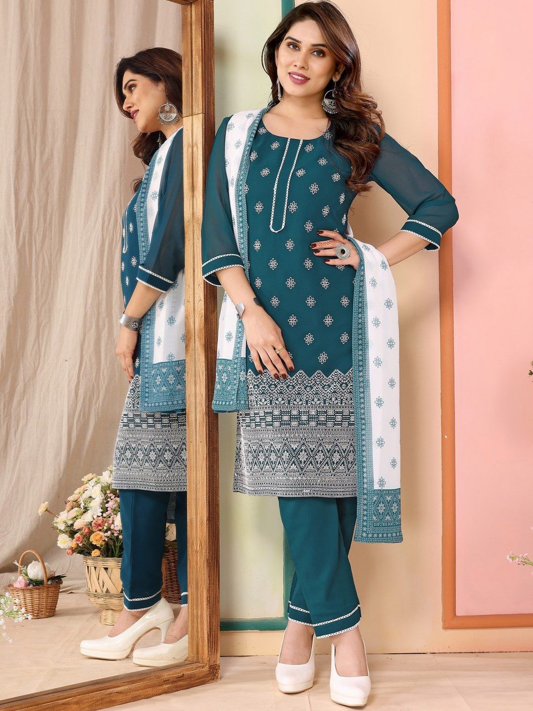 TITANIUM SILK INDUSTRIES PVT. LTD. Women Ethnic Motifs Printed Regular Kurta with Trousers & With Dupatta, Blue
TITANIUM SILK INDUSTRIES PVT. LTD. Women Ethnic Motifs Printed Regular Kurta with Trousers & With Dupatta, Blue