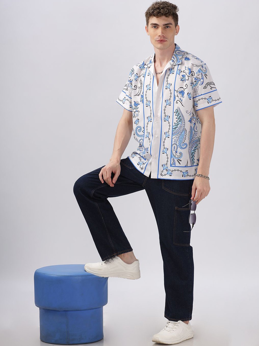 Vestirio Men Relaxed Spread Collar Floral Printed Relaxed Fit Casual Shirt, Blue
Vestirio Men Relaxed Spread Collar Floral Printed Relaxed Fit Casual Shirt, Blue