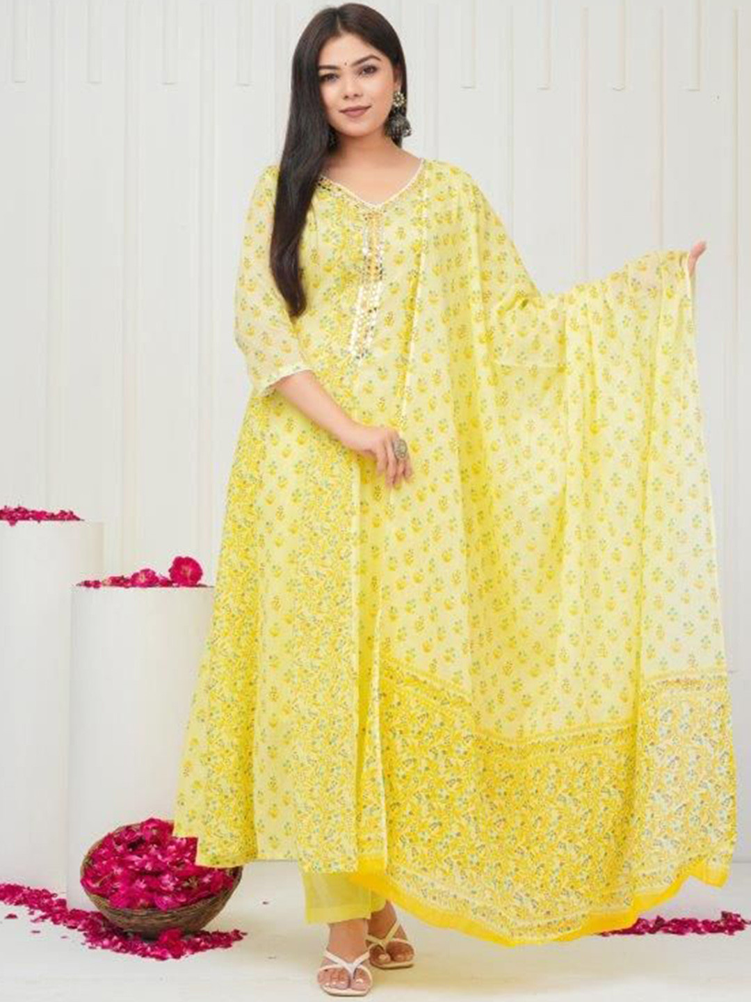 ZOYOTO Floral Printed Panelled Mirror Work Pure Cotton Kurta With Trousers and Dupatta, Yellow
ZOYOTO Floral Printed Panelled Mirror Work Pure Cotton Kurta With Trousers and Dupatta, Yellow