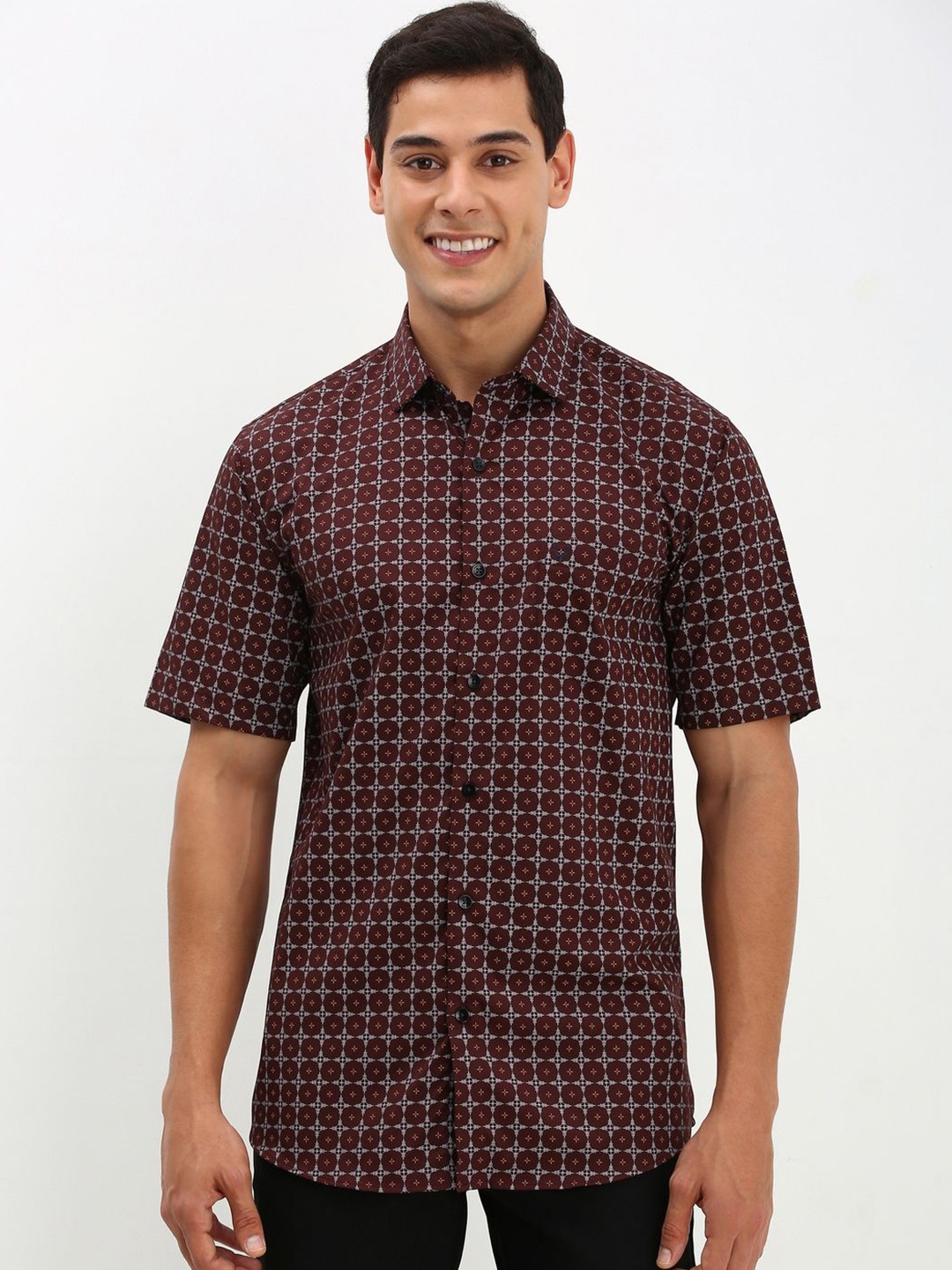 Allen Solly Men Spread Collar Micro Ditsy Printed Cotton Slim Fit Casual Shirt, Maroon
Allen Solly Men Spread Collar Micro Ditsy Printed Cotton Slim Fit Casual Shirt, Maroon