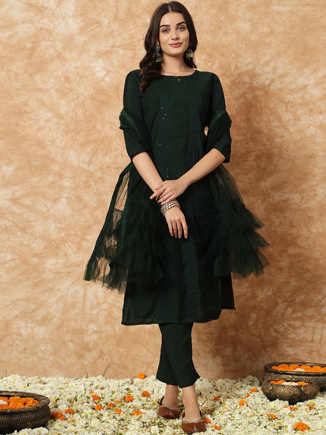 Fashion Basket Women Ethnic Motifs Embroidered Regular Thread Work Kurta with Pyjamas & With Dupatta, Green
Fashion Basket Women Ethnic Motifs Embroidered Regular Thread Work Kurta with Pyjamas & With Dupatta, Green
