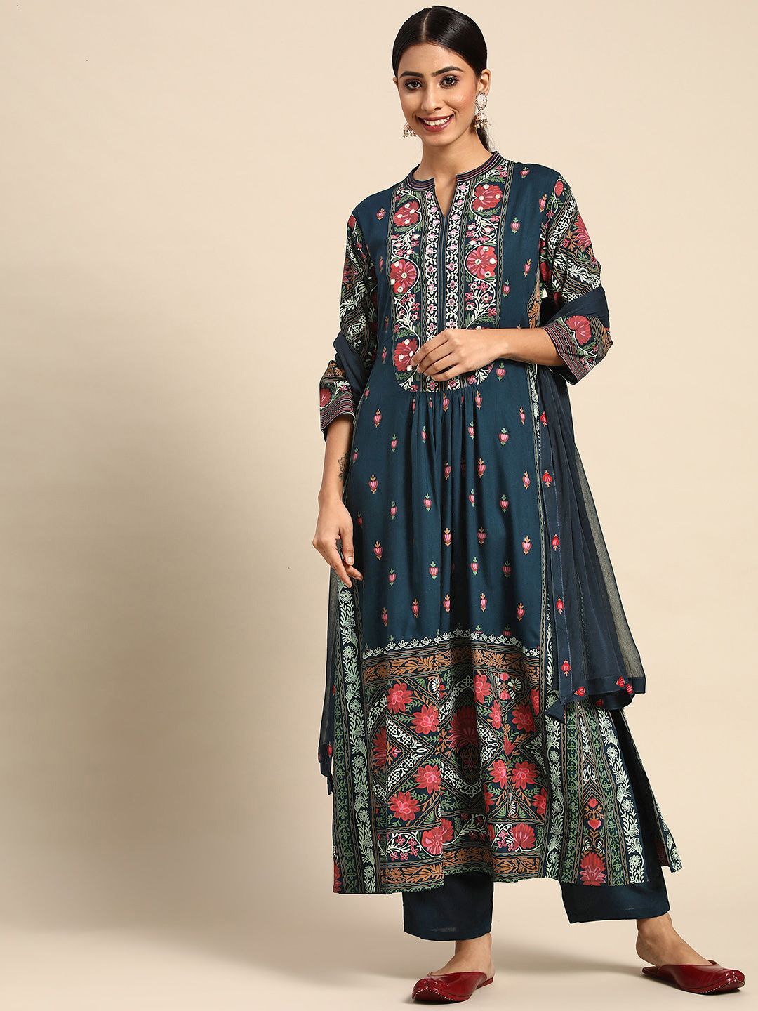 IndigoFerry Floral Printed Straight Pure Cotton Kurta with Trousers & Dupatta, Teal
IndigoFerry Floral Printed Straight Pure Cotton Kurta with Trousers & Dupatta, Teal