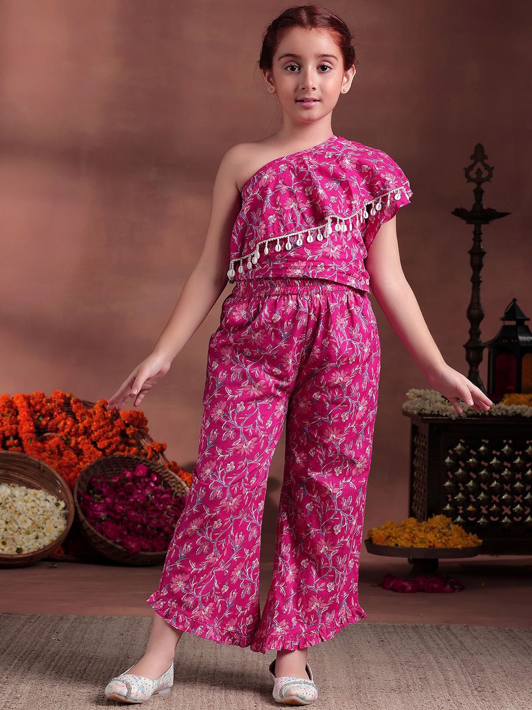 Libas KIDS Girls Floral Printed One Shoulder Ruffle Pure Cotton Top With Palazzos, Pink
Libas KIDS Girls Floral Printed One Shoulder Ruffle Pure Cotton Top With Palazzos, Pink