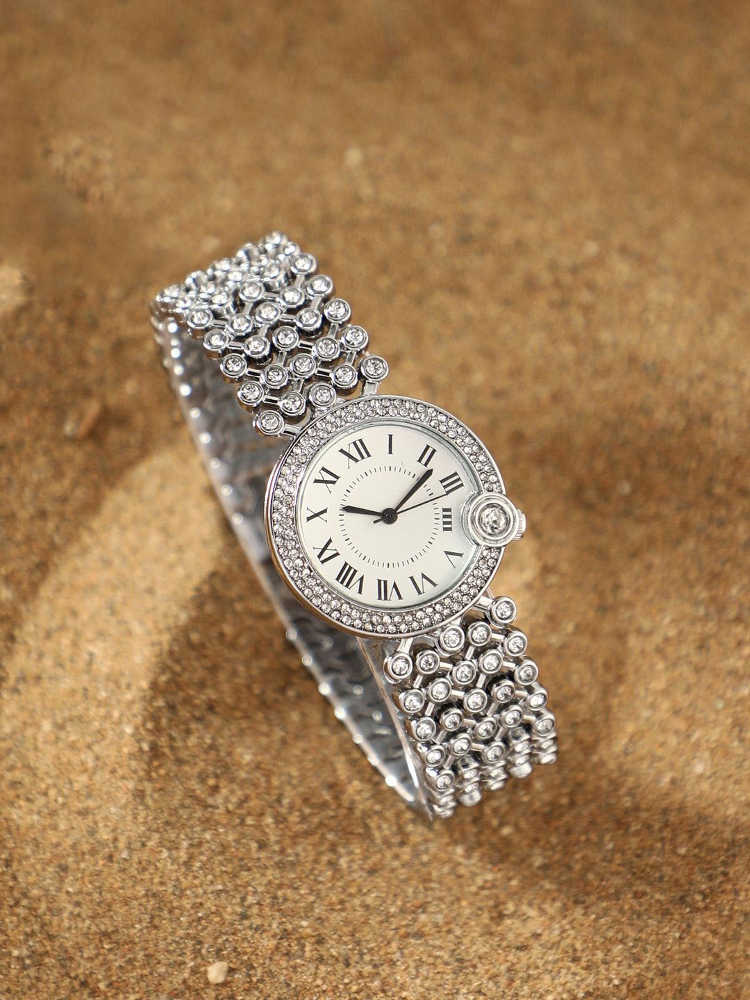 HAUTE SAUCE by Campus Sutra Women Embellished Dial & Stainless Steel Bracelet Style Straps Analogue Watch, Silver
HAUTE SAUCE by Campus Sutra Women Embellished Dial & Stainless Steel Bracelet Style Straps Analogue Watch, Silver