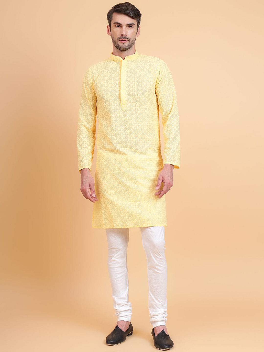 Sultan The King Of Kurta Floral Embroidered Thread Work Cotton Straight Kurta, Yellow
Sultan The King Of Kurta Floral Embroidered Thread Work Cotton Straight Kurta, Yellow