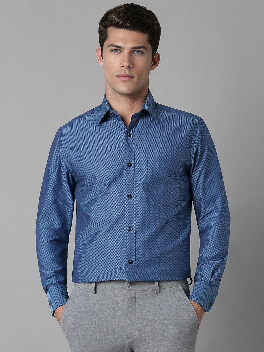 Louis Philippe Men Classic Spread Collar Geometric Printed Cotton Formal Shirt, Blue
Louis Philippe Men Classic Spread Collar Geometric Printed Cotton Formal Shirt, Blue