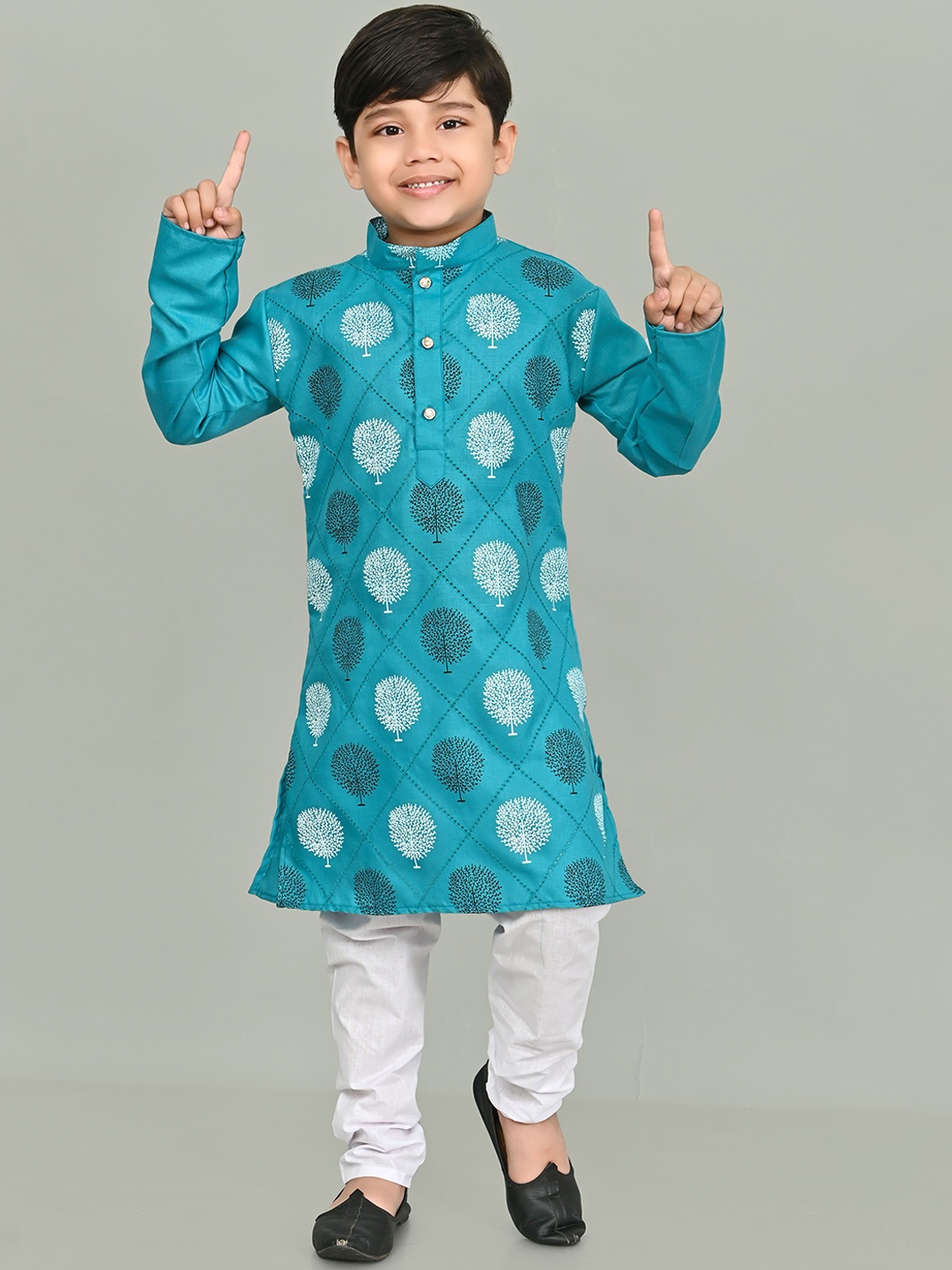NFC CREATION Boys Floral Printed Mandarin Collar Straight Kurta with Pyjama, Green
NFC CREATION Boys Floral Printed Mandarin Collar Straight Kurta with Pyjama, Green