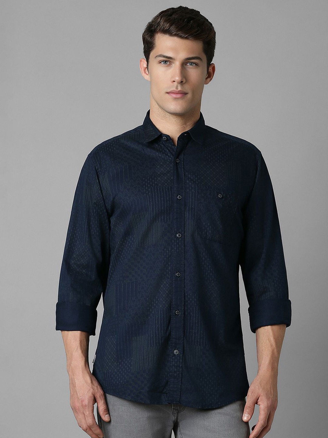 Louis Philippe Jeans Men Spread Collar Geometric Printed Cotton Slim Fit Casual Shirt, Navy blue
Louis Philippe Jeans Men Spread Collar Geometric Printed Cotton Slim Fit Casual Shirt, Navy blue