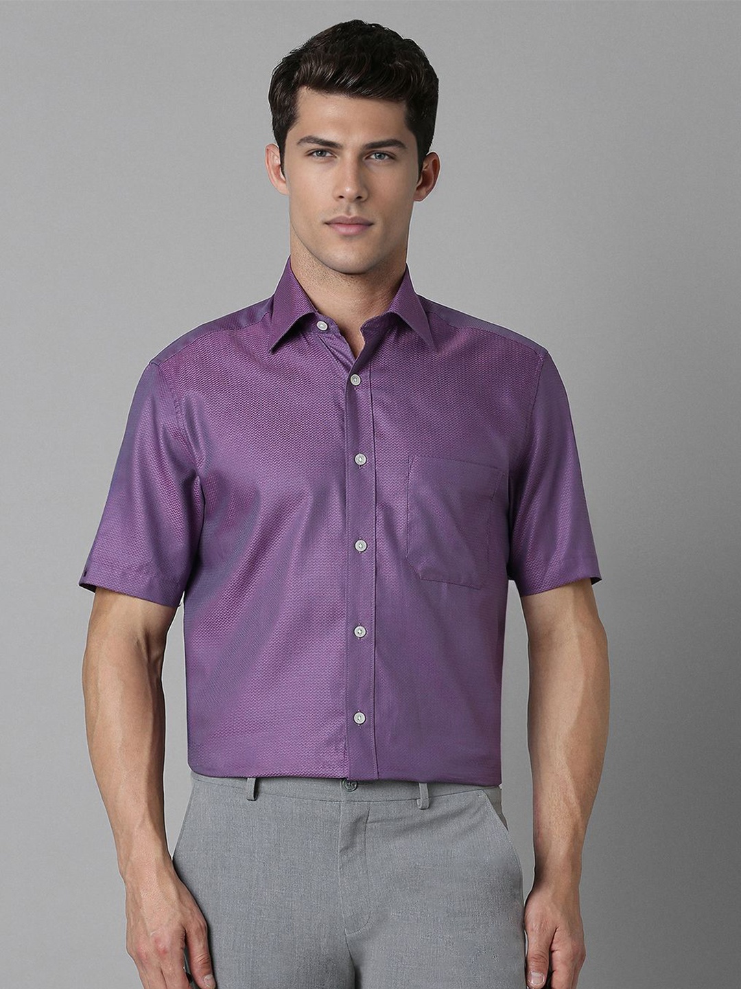 Louis Philippe Men Classic Spread Collar Geometric Printed Cotton Formal Shirt, Purple
Louis Philippe Men Classic Spread Collar Geometric Printed Cotton Formal Shirt, Purple