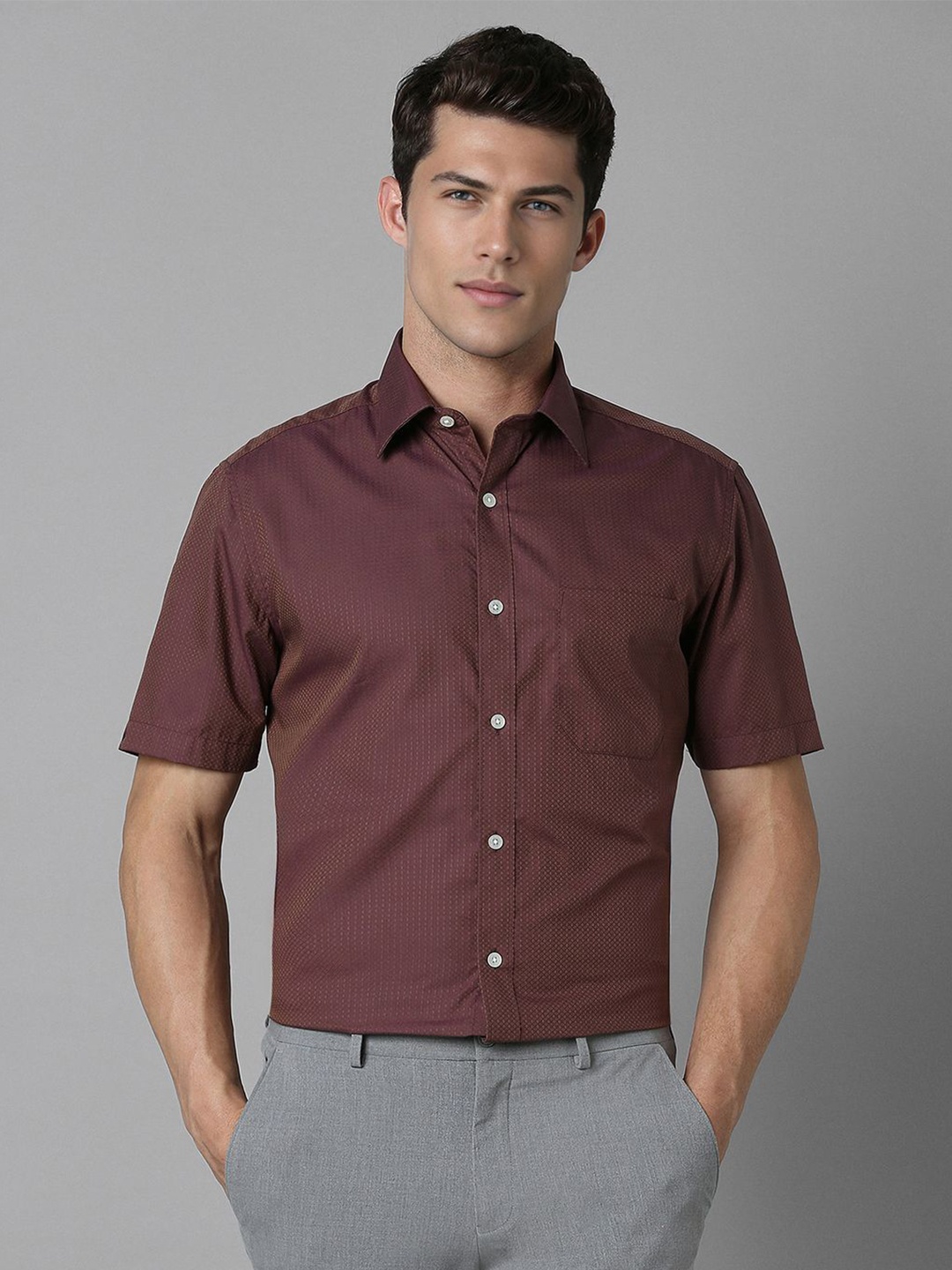 Louis Philippe Men Classic Spread Collar Geometric Printed Cotton Formal Shirt, Brown
Louis Philippe Men Classic Spread Collar Geometric Printed Cotton Formal Shirt, Brown