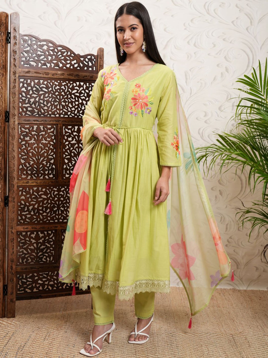 Vishudh Yellow & Orange Floral Printed V Neck Anarkali Kurta & Trousers With Dupatta
Vishudh Yellow & Orange Floral Printed V Neck Anarkali Kurta & Trousers With Dupatta