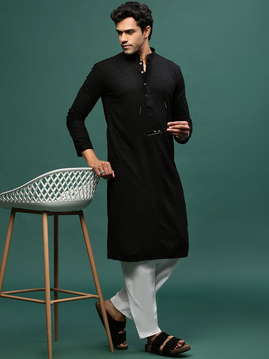 Sangria Black Floral Embroidered Mandarin Collar Chikankari Straight Kurta With Pyjamas
Sangria Black Floral Embroidered Mandarin Collar Chikankari Straight Kurta With Pyjamas