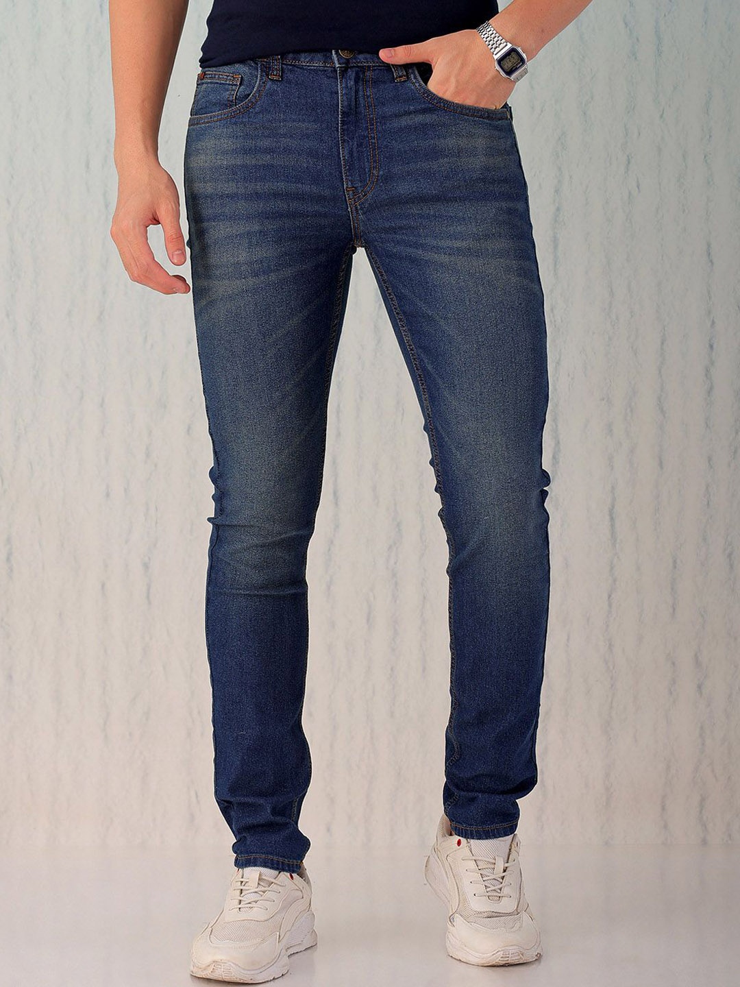 Hardsoda by The Indian Garage Co Men Slim Fit Mid-Rise Light Fade Stretchable Jeans, Blue
Hardsoda by The Indian Garage Co Men Slim Fit Mid-Rise Light Fade Stretchable Jeans, Blue