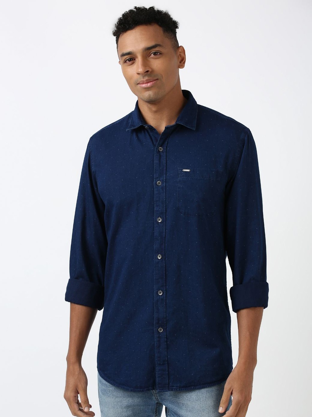 Peter England Casuals Men Spread Collar Solid Cotton Slim Fit Casual Shirt, Navy blue
Peter England Casuals Men Spread Collar Solid Cotton Slim Fit Casual Shirt, Navy blue