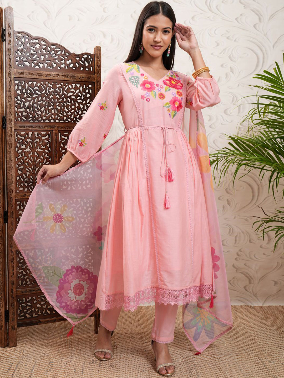 Vishudh Peach Coloured Floral Embroidered V Neck Anarkali Kurta & Trousers With Dupatta
Vishudh Peach Coloured Floral Embroidered V Neck Anarkali Kurta & Trousers With Dupatta