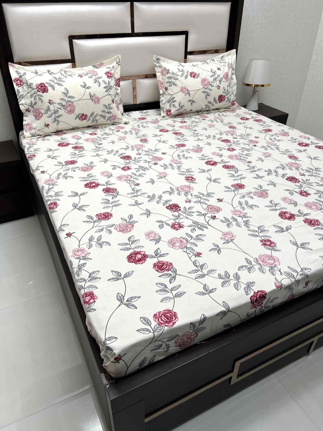 Pure Decor Queen Size Double Bed Bedsheet With 2 Pillow Covers 90in X 100in,228cm X 254cms, White
Pure Decor Queen Size Double Bed Bedsheet With 2 Pillow Covers 90in X 100in,228cm X 254cms, White