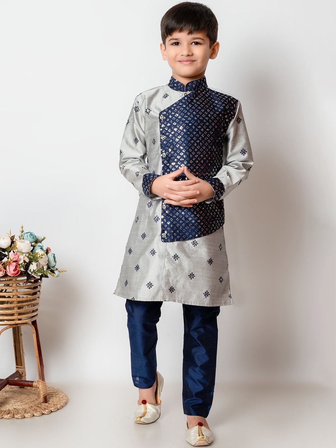 NFC CREATION Boys Embroidered Regular Sequinned Dupion Silk Straight Kurta with Pyjamas, Blue
NFC CREATION Boys Embroidered Regular Sequinned Dupion Silk Straight Kurta with Pyjamas, Blue