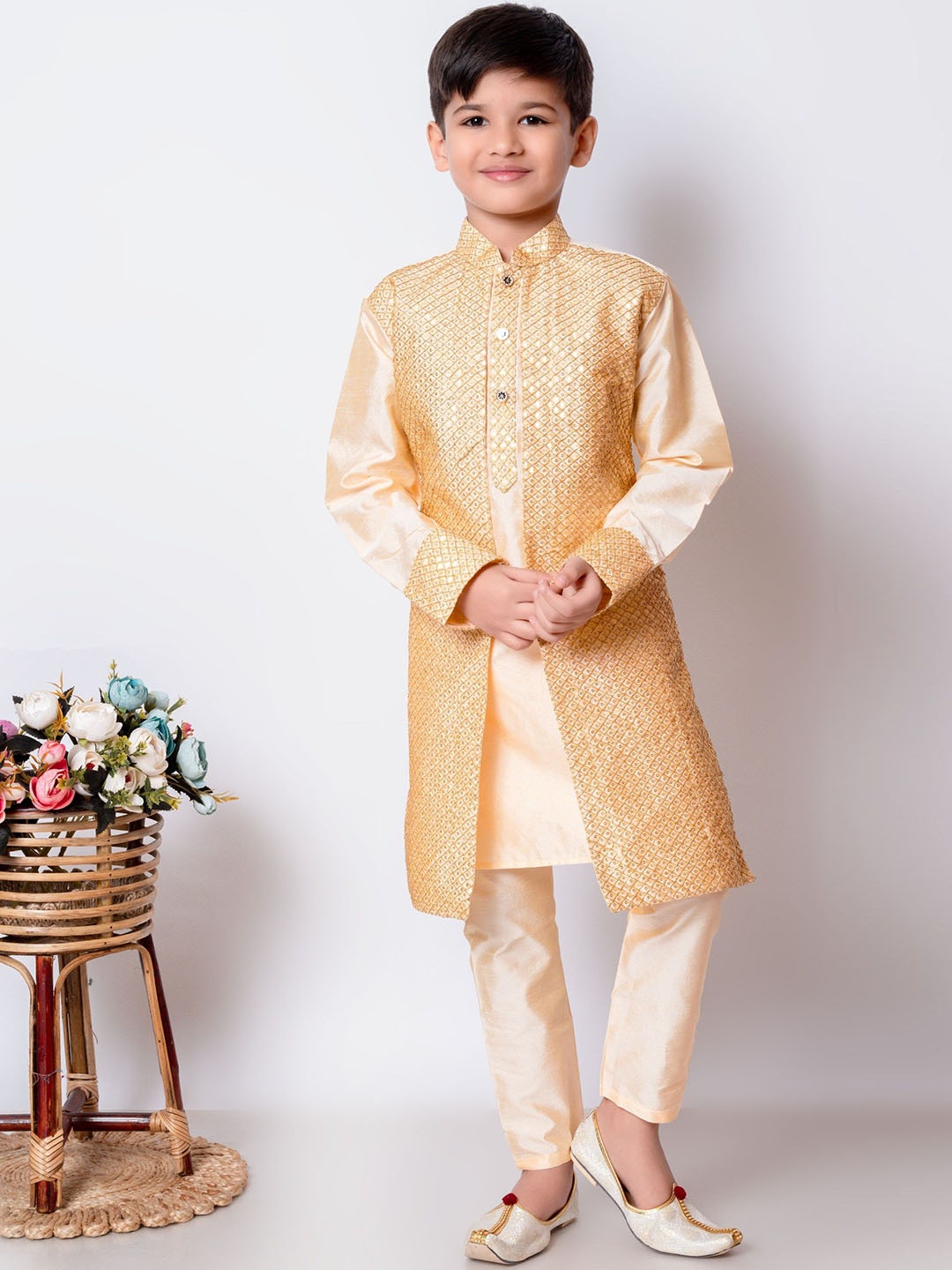 NFC CREATION Boys Geometric Embroidered Mandarin Collar Sequin Dupion Silk Kurta & Pyjamas, Beige
NFC CREATION Boys Geometric Embroidered Mandarin Collar Sequin Dupion Silk Kurta & Pyjamas, Beige