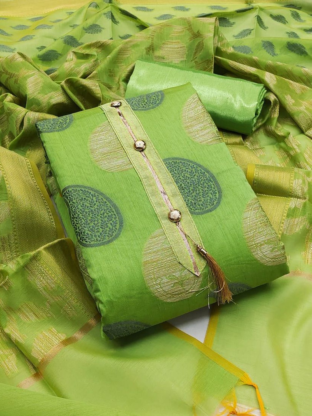 APNISHA Ethnic Motifs Embellished Gotta Patti Pure Silk Unstitched Dress Material, Green
APNISHA Ethnic Motifs Embellished Gotta Patti Pure Silk Unstitched Dress Material, Green