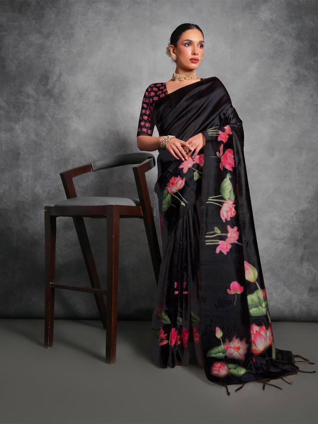LeeliPeeri Designer Floral Soft Tussar Silk Saree With Lotus Printed Work, Black
LeeliPeeri Designer Floral Soft Tussar Silk Saree With Lotus Printed Work, Black