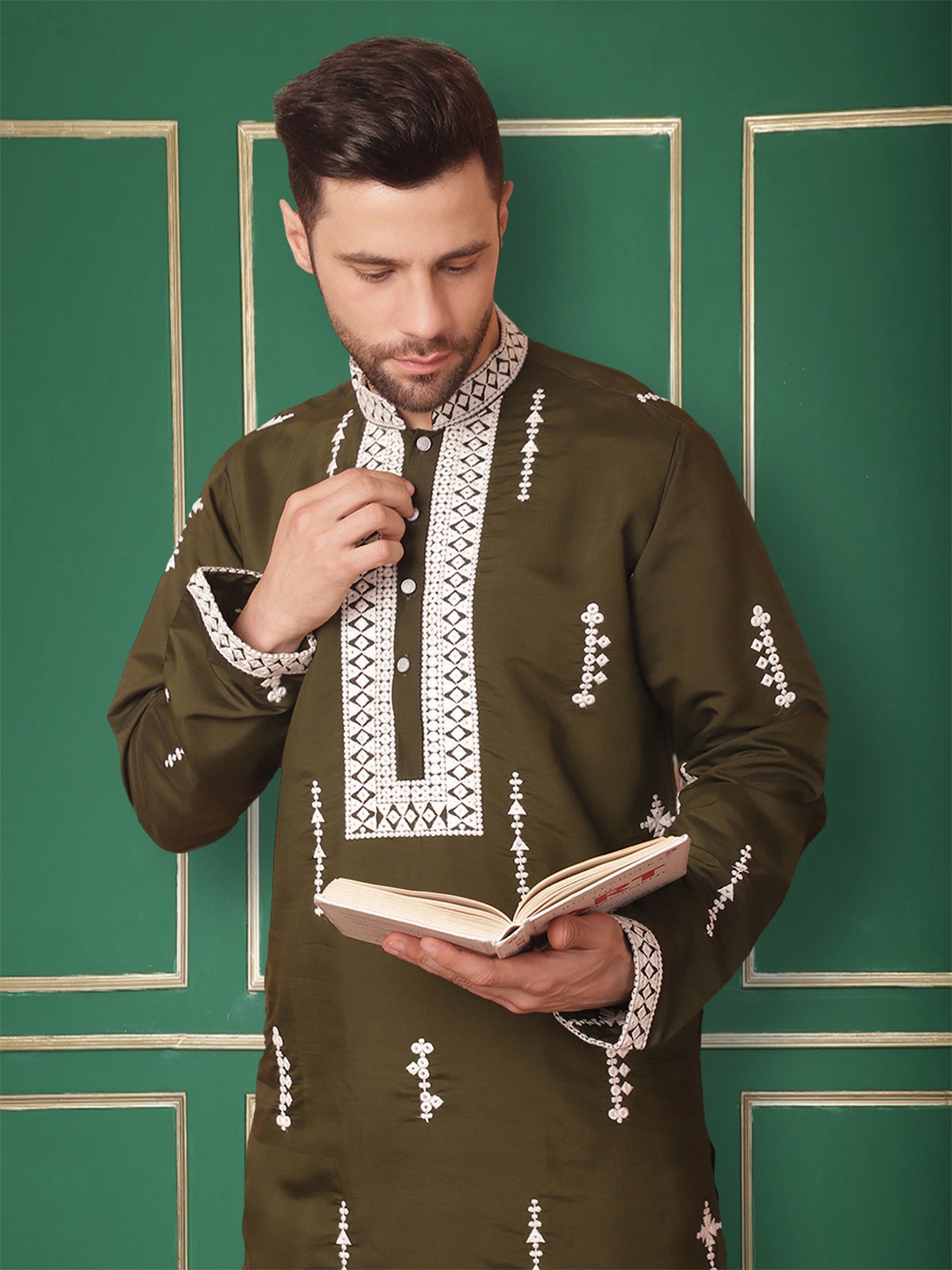 Jompers Chikankari Embroidered Mandarin Collar Cotton Silk Straight Kurta, Olive
Jompers Chikankari Embroidered Mandarin Collar Cotton Silk Straight Kurta, Olive