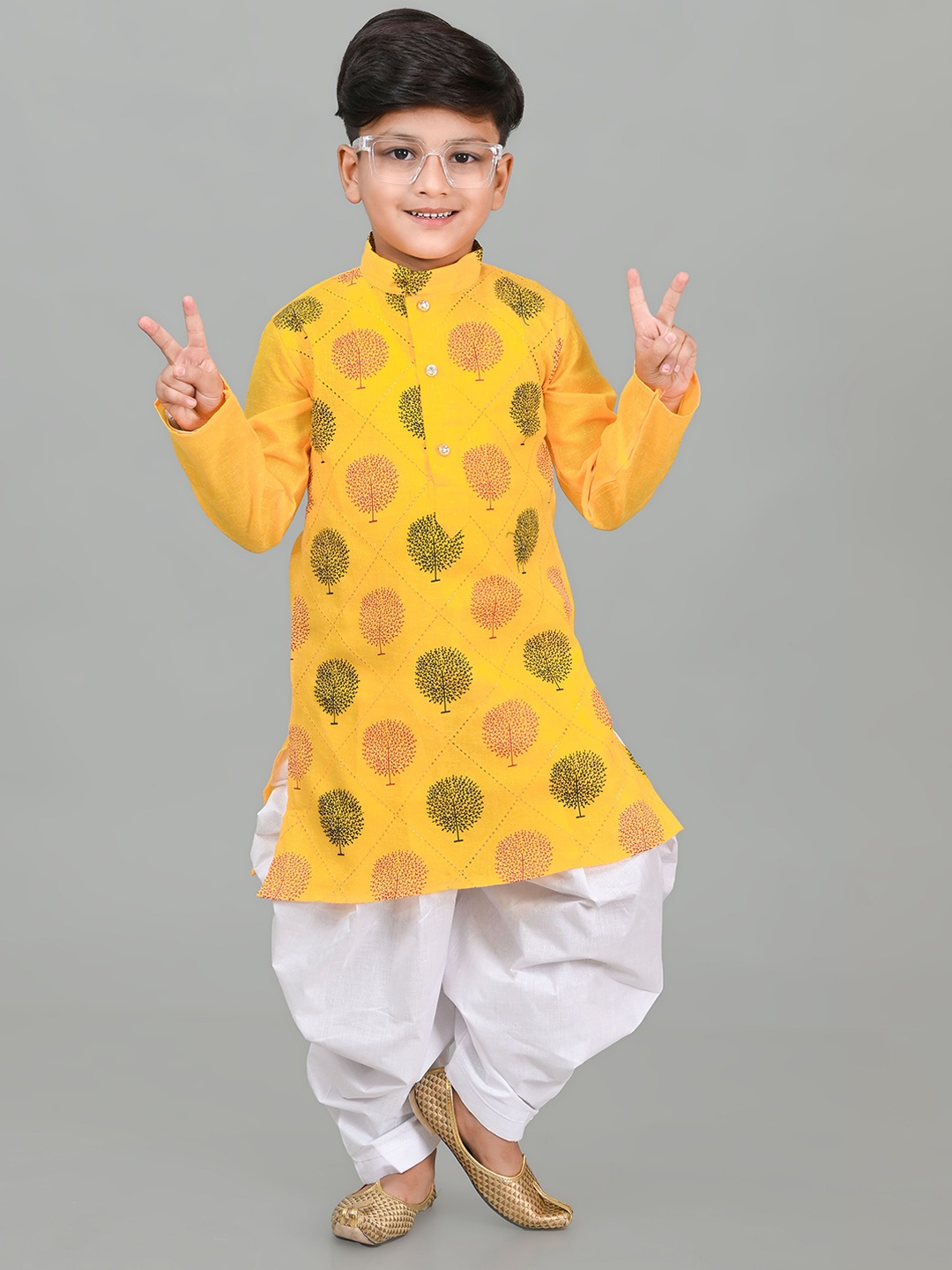 NFC CREATION Boys Floral Printed Mandarin Collar Thread Work Kurta With Patiala, Yellow
NFC CREATION Boys Floral Printed Mandarin Collar Thread Work Kurta With Patiala, Yellow