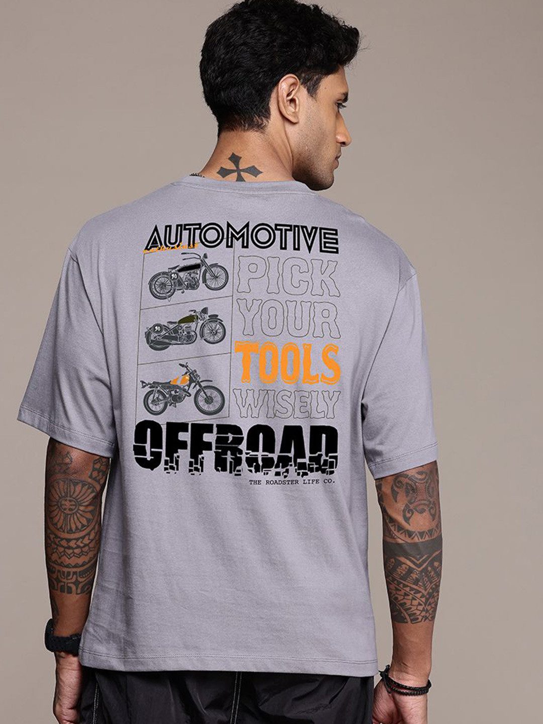 The Roadster Lifestyle Co. Men Graphic Printed Round Neck Cotton Oversized T-Shirt, Steel
The Roadster Lifestyle Co. Men Graphic Printed Round Neck Cotton Oversized T-Shirt, Steel