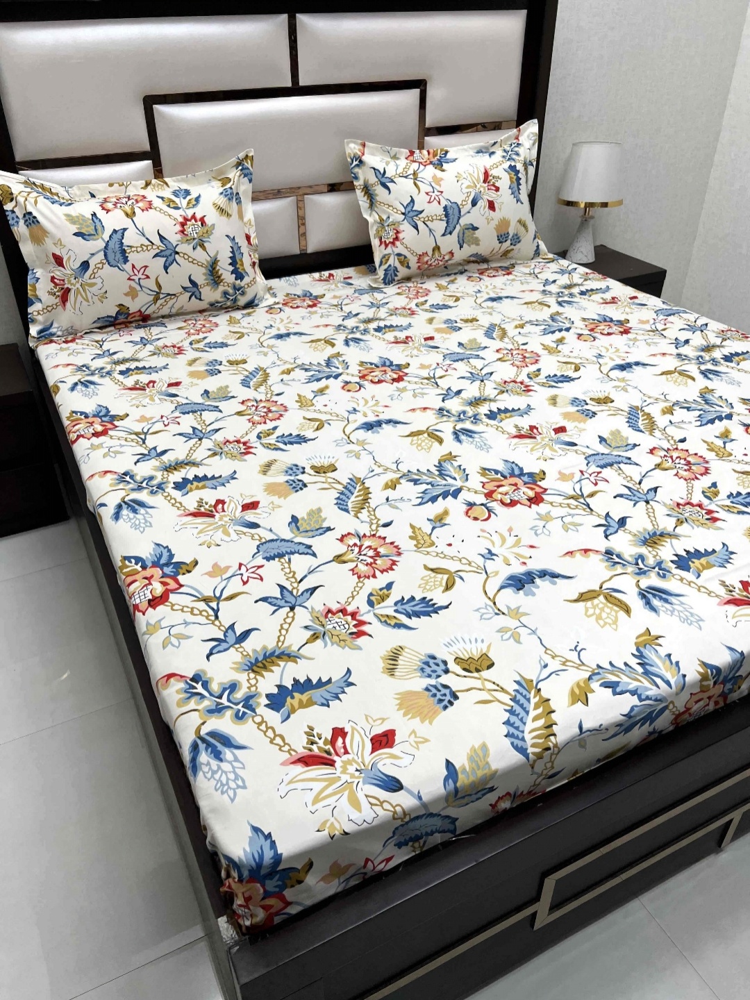 Pure Decor White & Blue Floral 260 TC Cotton Queen Bedsheet with 2 Pillow Covers
Pure Decor White & Blue Floral 260 TC Cotton Queen Bedsheet with 2 Pillow Covers