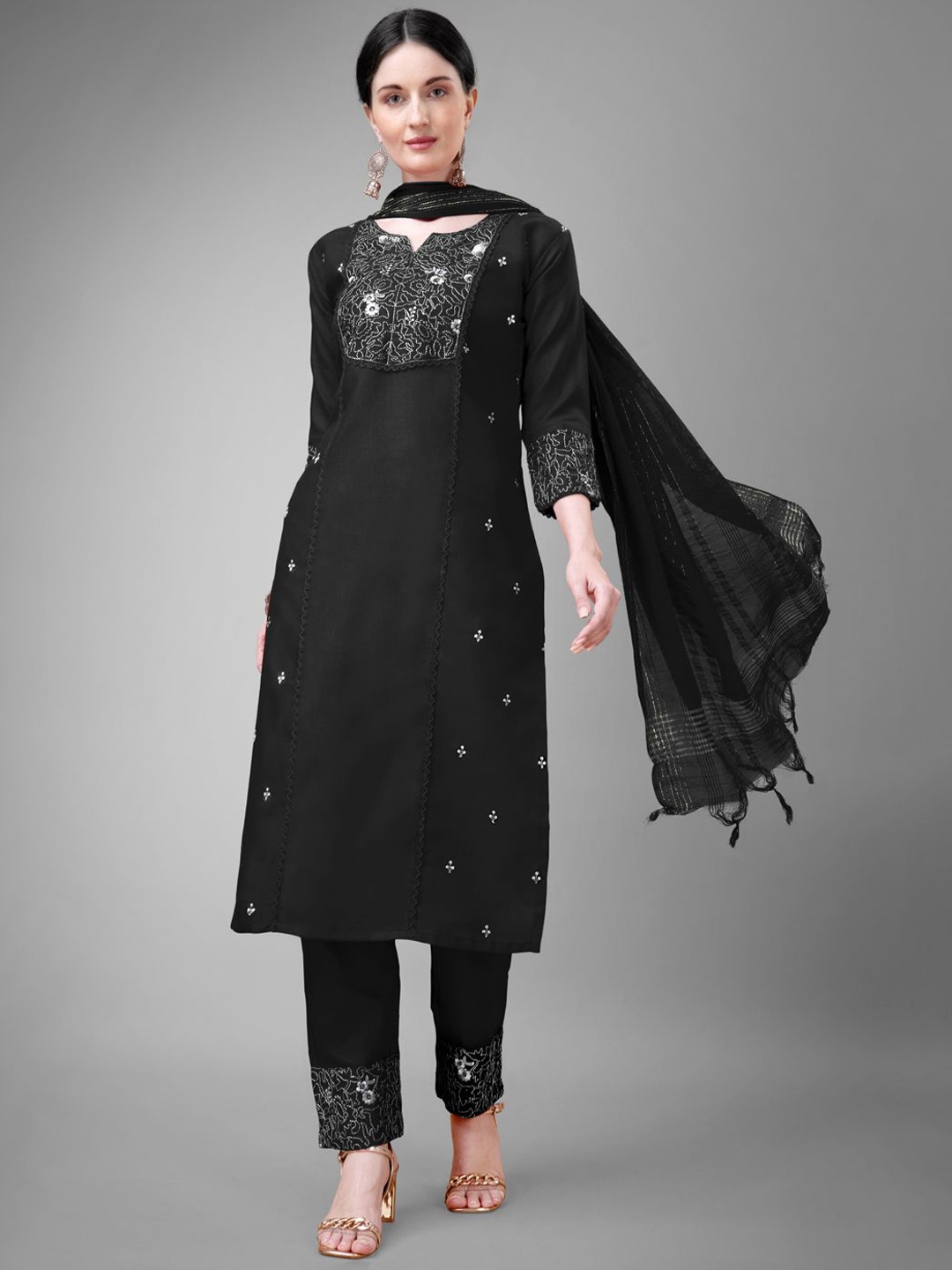 WILNERCROWN Floral Embroidered Thread Work Straight Kurta with Trousers & Dupatta, Black
WILNERCROWN Floral Embroidered Thread Work Straight Kurta with Trousers & Dupatta, Black