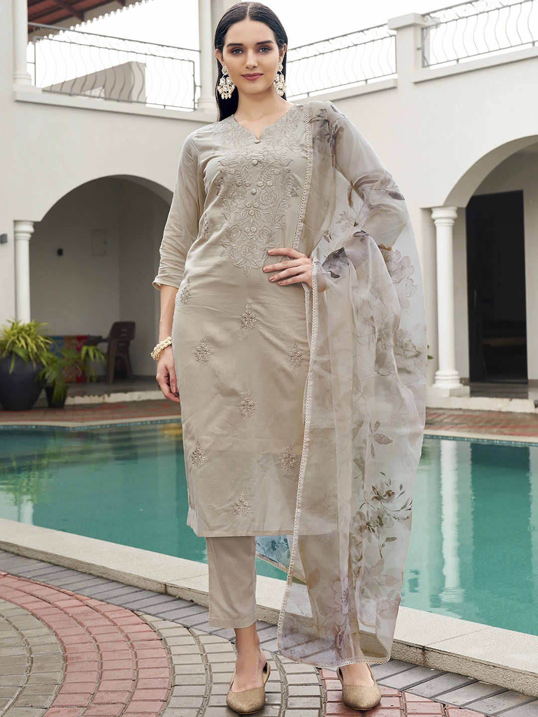 Tikhi Imli Floral Embroidered Pure Cotton Straight Kurta With Trousers & Dupatta, Beige
Tikhi Imli Floral Embroidered Pure Cotton Straight Kurta With Trousers & Dupatta, Beige
