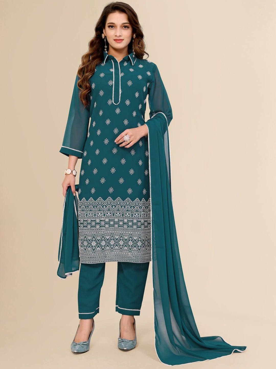 TITANIUM SILK INDUSTRIES PVT. LTD. Women Printed Regular Kurta with Trousers & With Dupatta, Teal
TITANIUM SILK INDUSTRIES PVT. LTD. Women Printed Regular Kurta with Trousers & With Dupatta, Teal