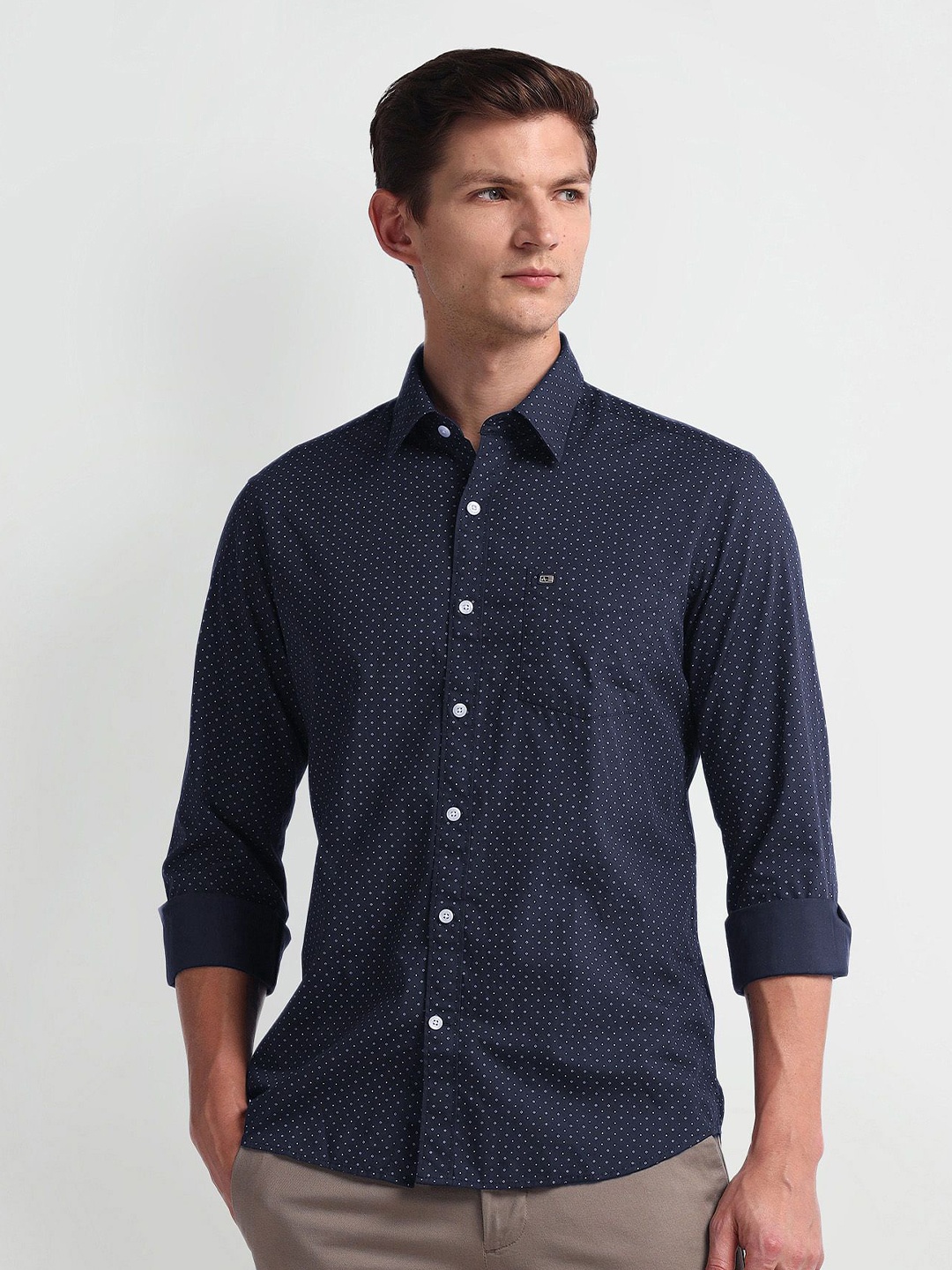 Arrow Sport Men Smart Spread Collar Micro Ditsy Printed Cotton Slim Fit Casual Shirt, Navy blue
Arrow Sport Men Smart Spread Collar Micro Ditsy Printed Cotton Slim Fit Casual Shirt, Navy blue