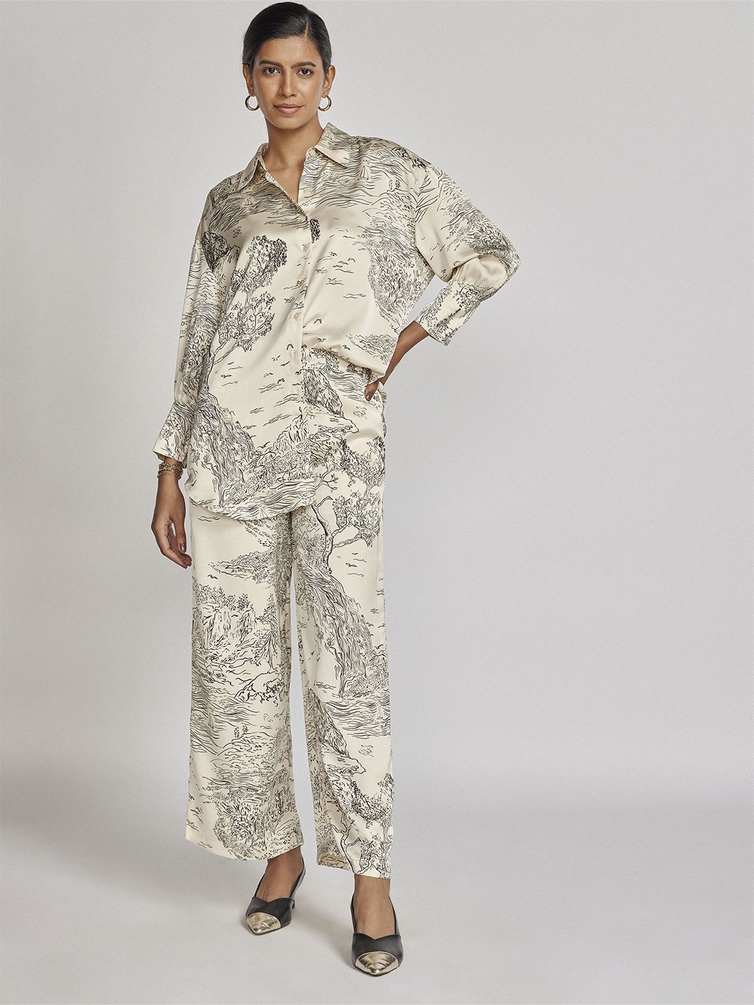 The Label Life Women Spread Collar Abstract Printed Oversized Semiformal Shirt, Off white
The Label Life Women Spread Collar Abstract Printed Oversized Semiformal Shirt, Off white