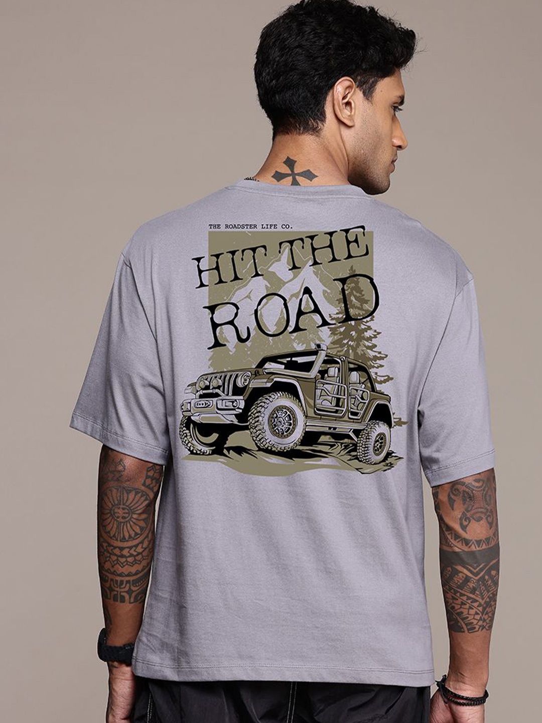The Roadster Lifestyle Co. Men Graphic Printed Round Neck Cotton Oversized T-Shirt, Steel
The Roadster Lifestyle Co. Men Graphic Printed Round Neck Cotton Oversized T-Shirt, Steel