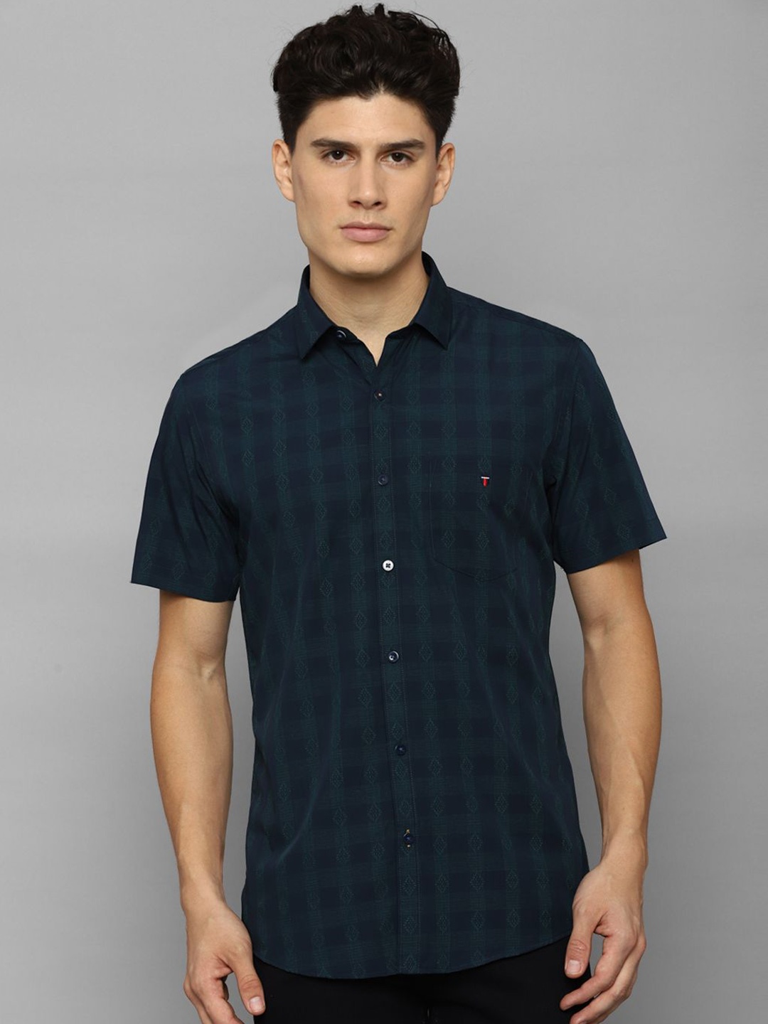 Louis Philippe Sport Men Spread Collar Tartan Checked Slim Fit Casual Shirt, Navy blue
Louis Philippe Sport Men Spread Collar Tartan Checked Slim Fit Casual Shirt, Navy blue