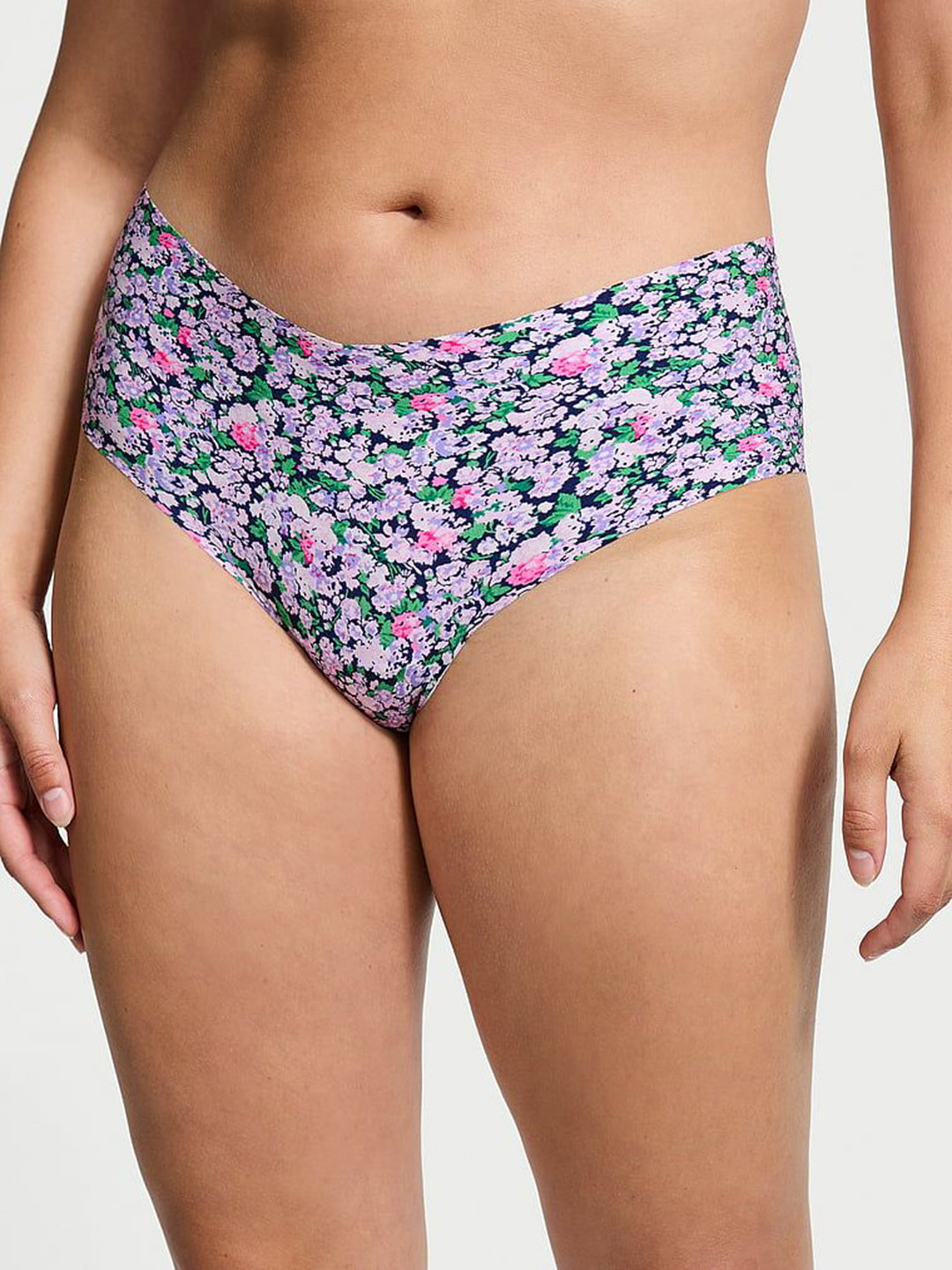 Victoria's Secret Women Mid-Rise Floral Printed Seamless Basic Briefs 112452596D98, Navy blue
Victoria's Secret Women Mid-Rise Floral Printed Seamless Basic Briefs 112452596D98, Navy blue
