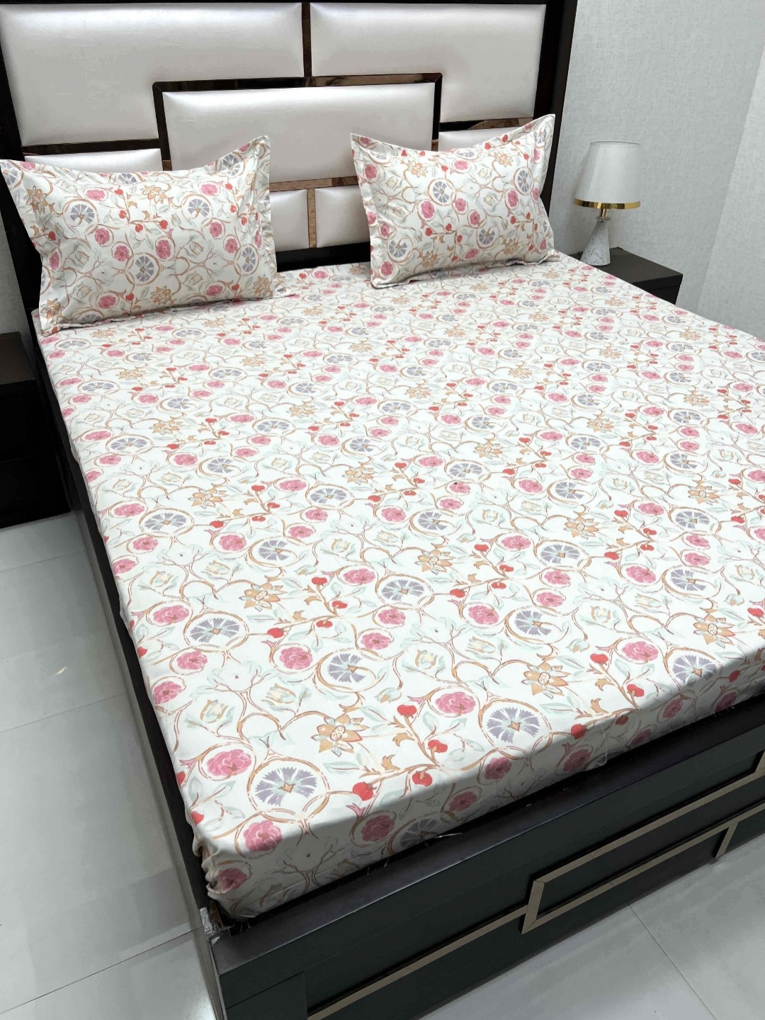 Pure Decor Queen Size Double Bed Bedsheet With 2 Pillow Covers 90in X 100in,228cm X 254cms, White
Pure Decor Queen Size Double Bed Bedsheet With 2 Pillow Covers 90in X 100in,228cm X 254cms, White