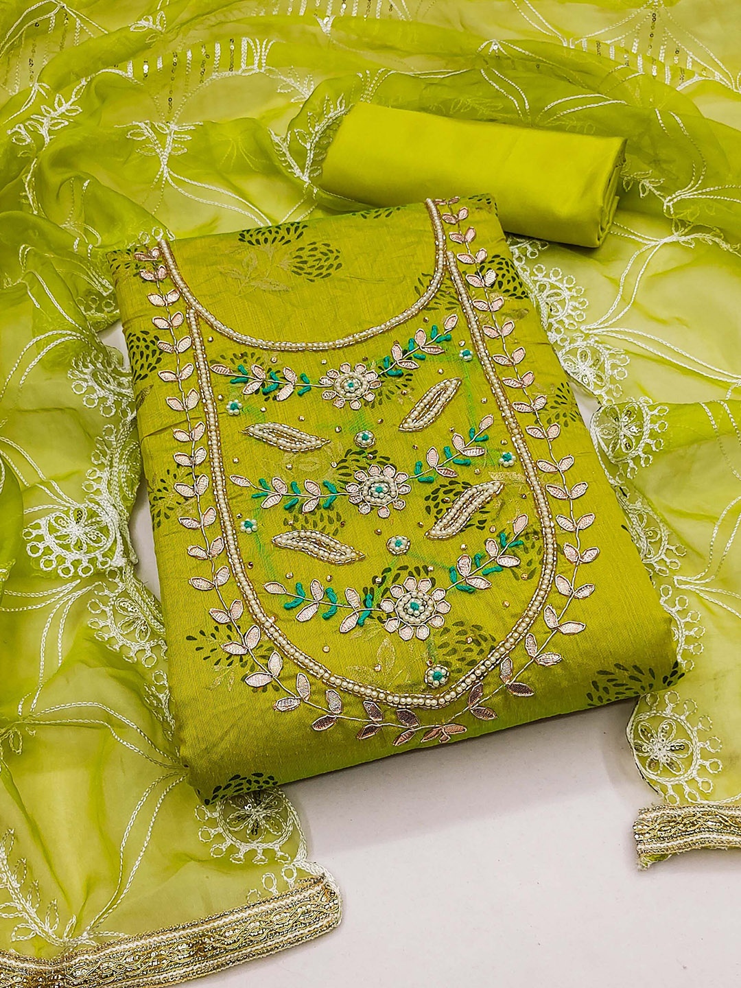 KIMISHA Floral Printed Beads and Stones Unstitched Dress Material, Lime green
KIMISHA Floral Printed Beads and Stones Unstitched Dress Material, Lime green