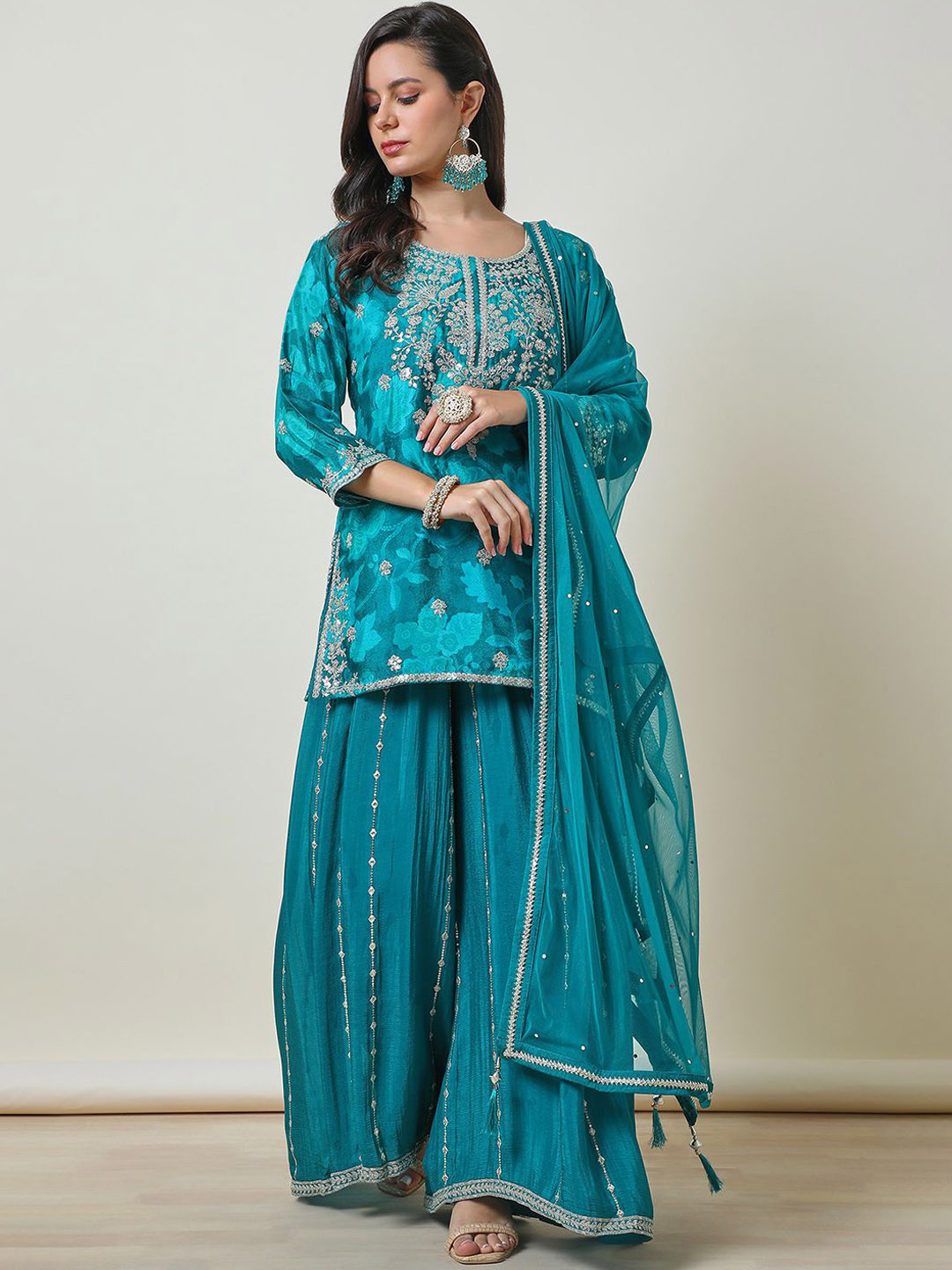 Soch Floral Printed Regular Sequinned Straight Kurti with Palazzos & Dupatta, Teal
Soch Floral Printed Regular Sequinned Straight Kurti with Palazzos & Dupatta, Teal