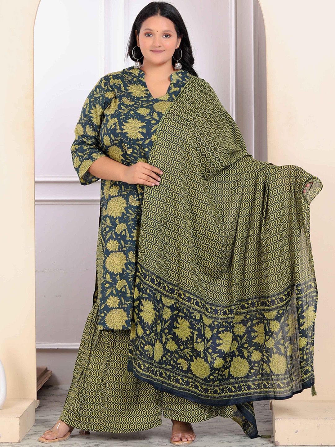 MIRAVAN Plus Size Floral Printed Pure Cotton Straight Kurta With Sharara & Dupatta, Green
MIRAVAN Plus Size Floral Printed Pure Cotton Straight Kurta With Sharara & Dupatta, Green
