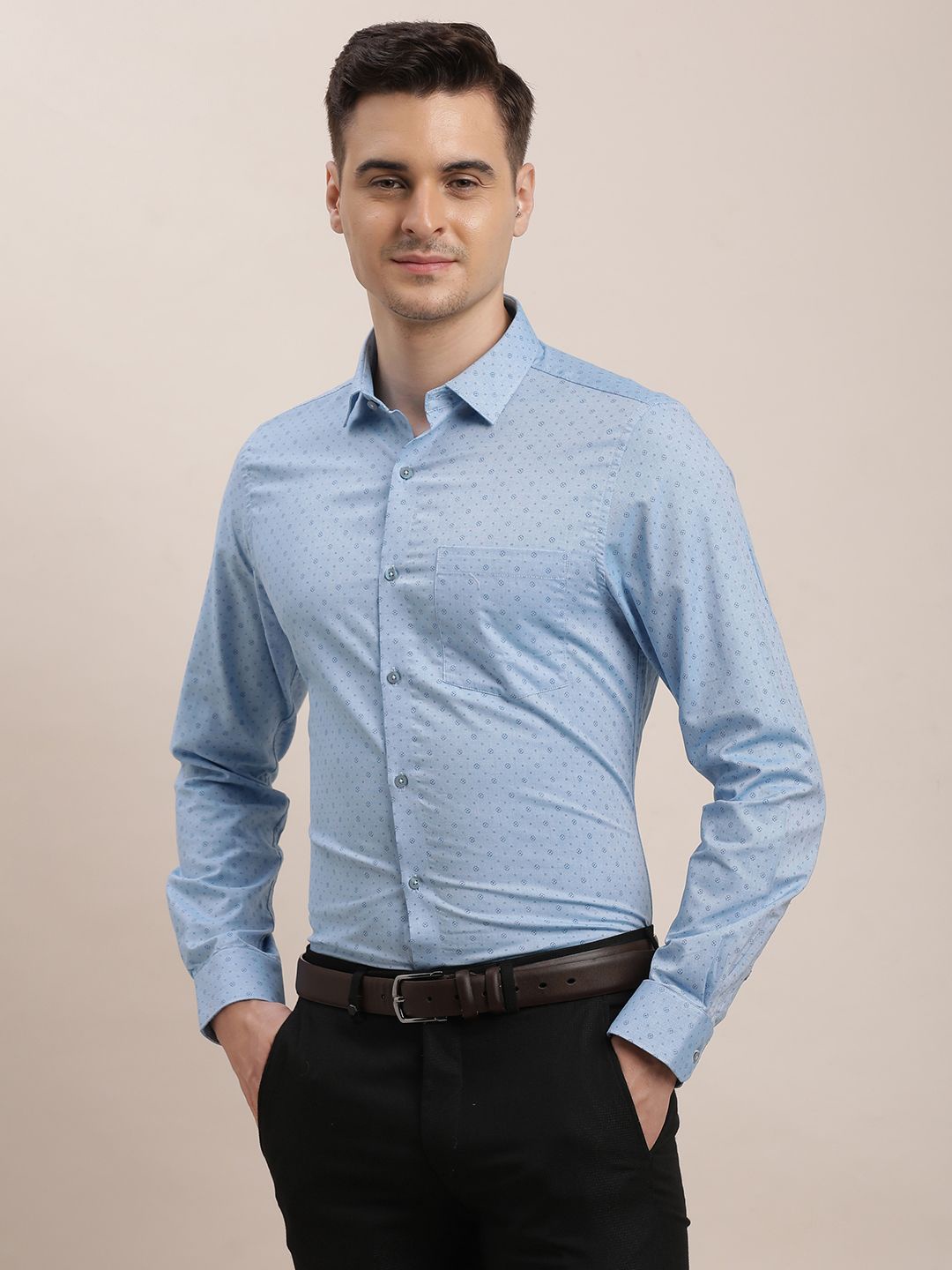 Turtle Men Standard Spread Collar Micro Ditsy Printed Cotton Slim Fit Formal Shirt, Blue
Turtle Men Standard Spread Collar Micro Ditsy Printed Cotton Slim Fit Formal Shirt, Blue