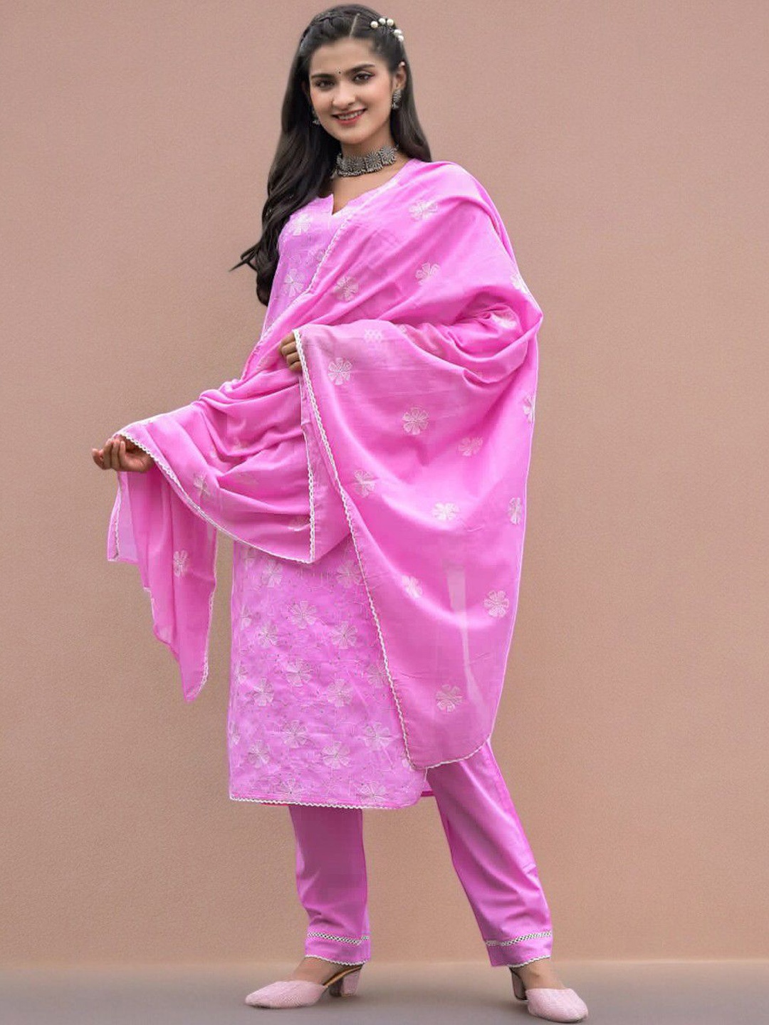 ARAVALII Floral Embroidered Thread Work Pure Cotton Kurta with Trousers & Dupatta, Pink
ARAVALII Floral Embroidered Thread Work Pure Cotton Kurta with Trousers & Dupatta, Pink