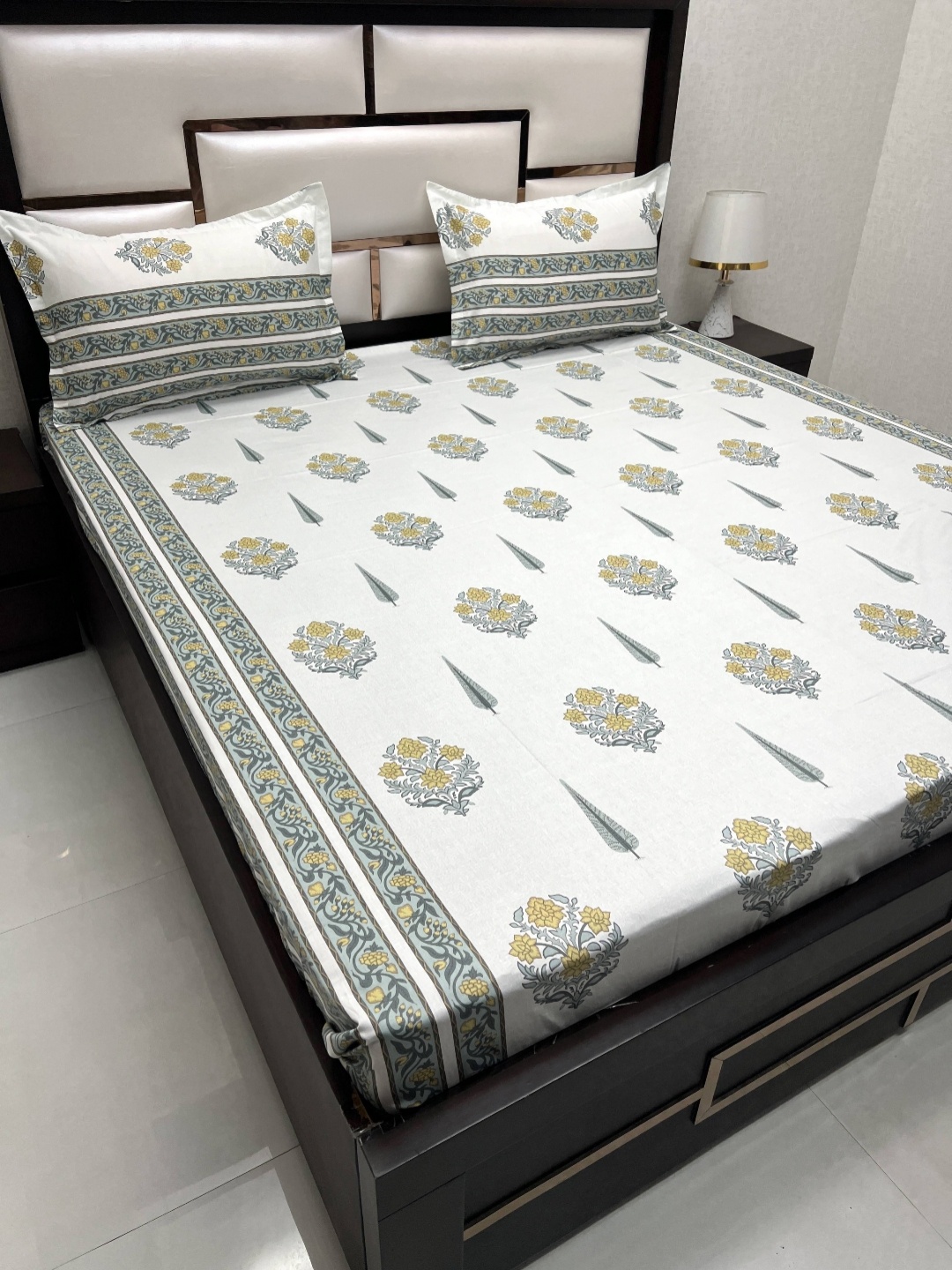 Pure Decor Royal Passion Green Floral Pure Cotton 400 TC Queen Bedsheet & 2 Pillow Covers
Pure Decor Royal Passion Green Floral Pure Cotton 400 TC Queen Bedsheet & 2 Pillow Covers