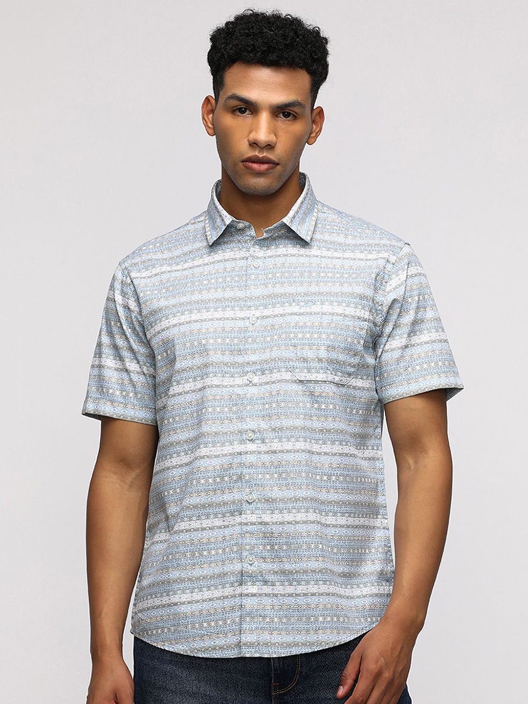 Crocodile Men Comfort Spread Collar Conversational Printed Cotton Casual Shirt, Blue
Crocodile Men Comfort Spread Collar Conversational Printed Cotton Casual Shirt, Blue