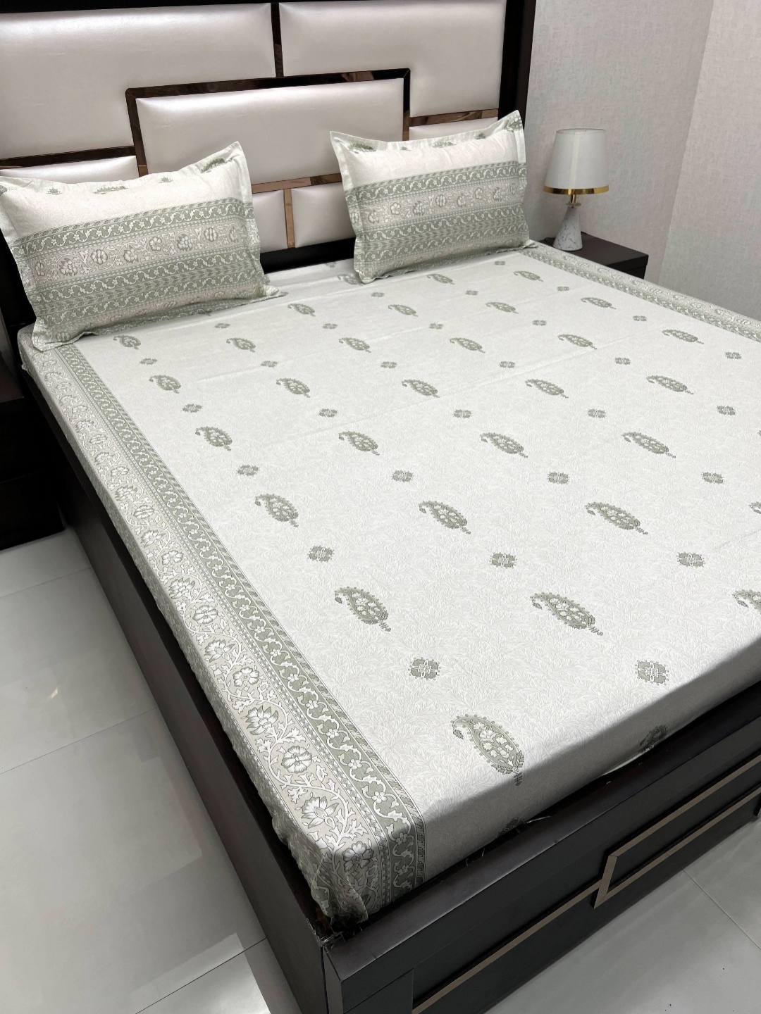 Pure Decor Green Ethnic Motifs 400 TC Pure Cotton Queen Bedsheet with 2 Pillow Covers
Pure Decor Green Ethnic Motifs 400 TC Pure Cotton Queen Bedsheet with 2 Pillow Covers