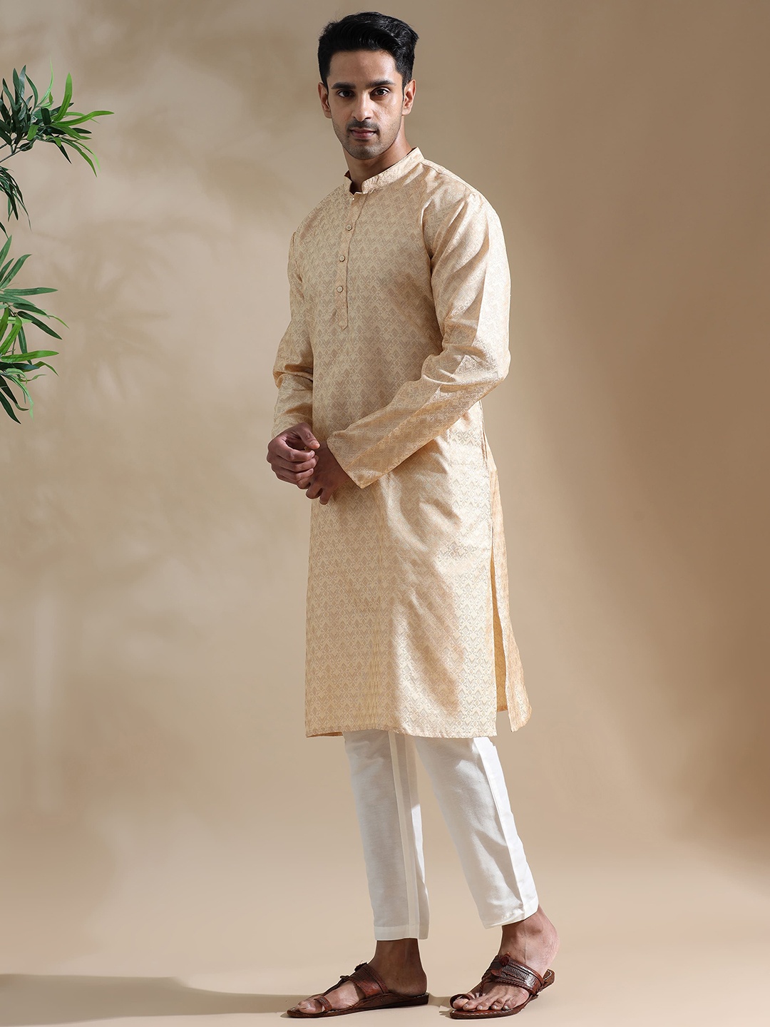 FILORI Ethnic Motifs Woven Design Mandarin Collar Straight Art Silk Kurta With Pyjamas, Cream
FILORI Ethnic Motifs Woven Design Mandarin Collar Straight Art Silk Kurta With Pyjamas, Cream