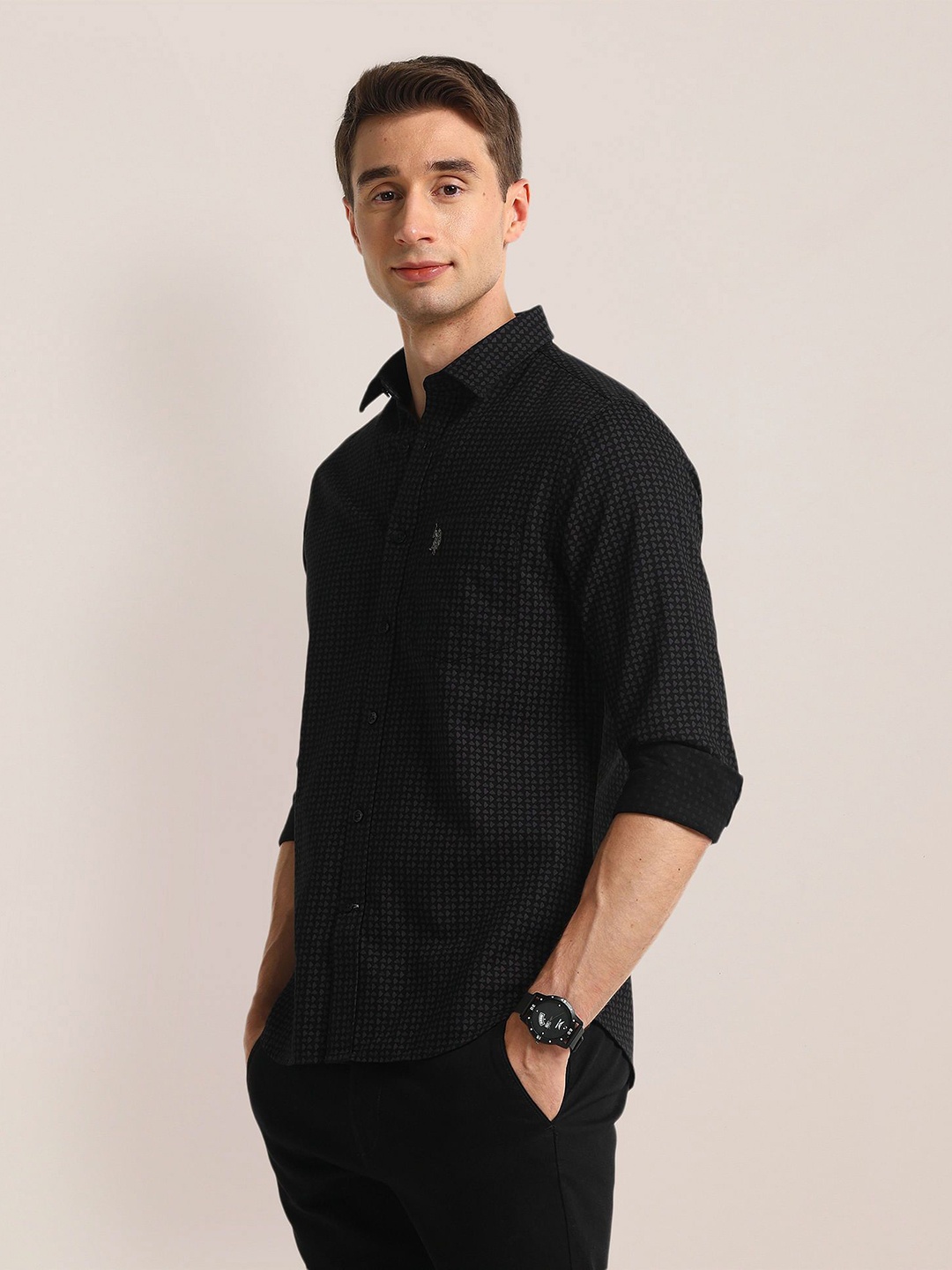 U.S. Polo Assn. Men Modern Spread Collar Micro Ditsy Printed Cotton Slim Fit Casual Shirt, Black
U.S. Polo Assn. Men Modern Spread Collar Micro Ditsy Printed Cotton Slim Fit Casual Shirt, Black