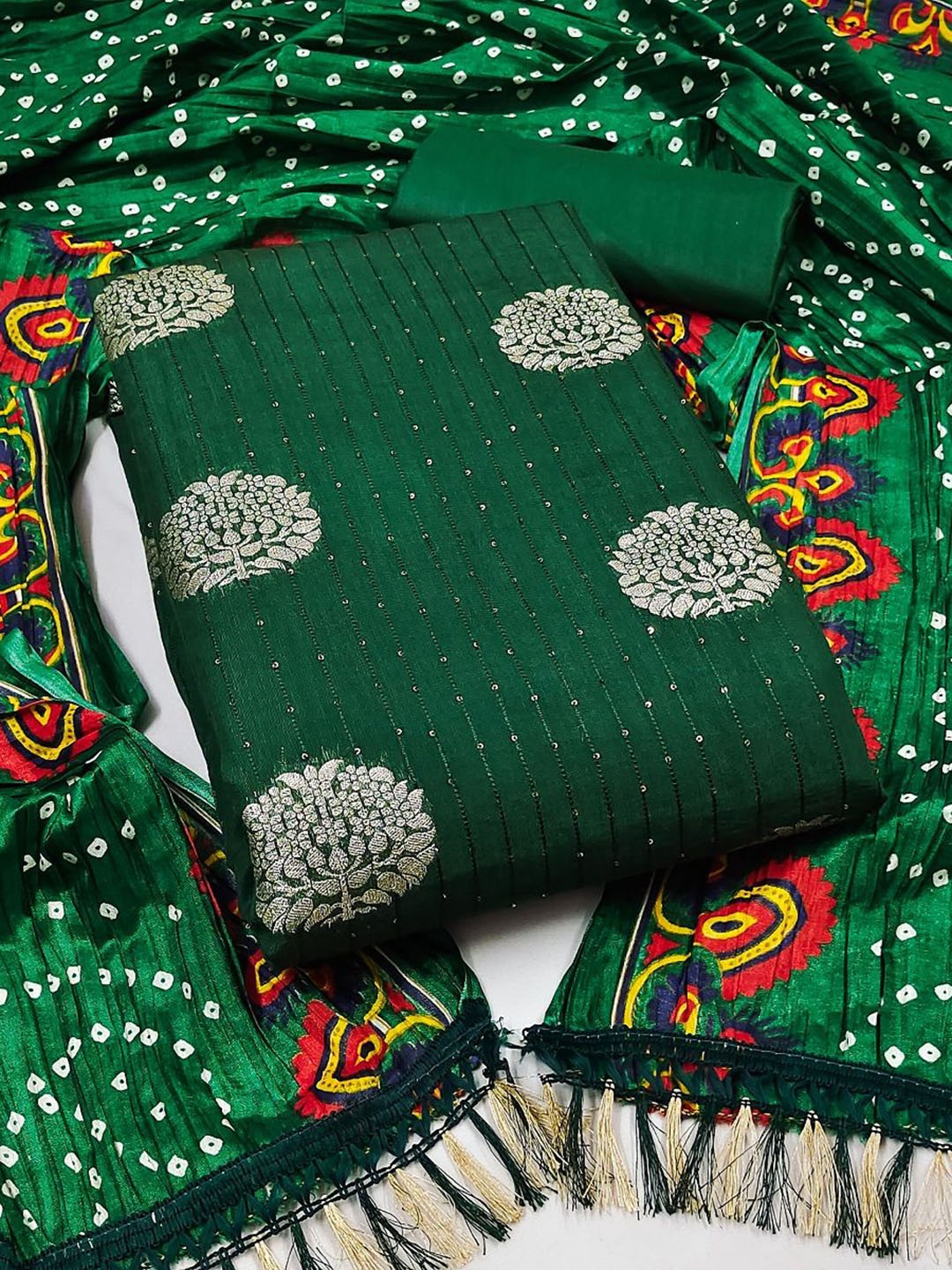 APNISHA Ethnic Motifs Embellished Sequinned Pure Silk Unstitched Dress Material, Green
APNISHA Ethnic Motifs Embellished Sequinned Pure Silk Unstitched Dress Material, Green