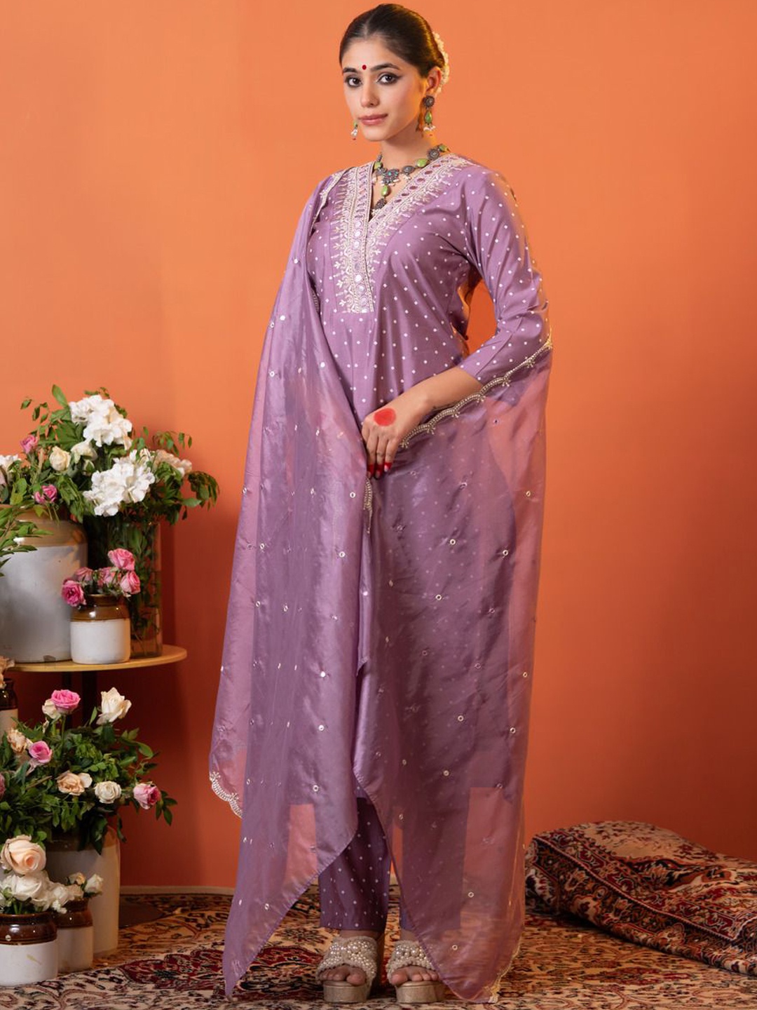 HEEPOSH Bandhani Printed V-Neck Mirror Work Straight Kurta With Trousers & Dupatta, Purple
HEEPOSH Bandhani Printed V-Neck Mirror Work Straight Kurta With Trousers & Dupatta, Purple