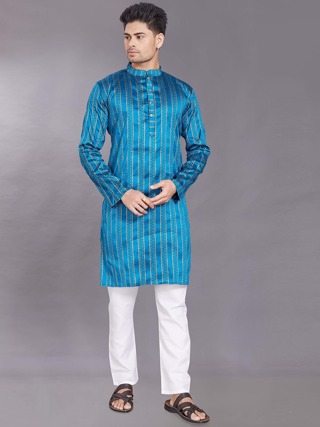DIVISIVE Striped Woven Design Mandarin Collar Thread Work Jacquard Straight Kurta, Blue
DIVISIVE Striped Woven Design Mandarin Collar Thread Work Jacquard Straight Kurta, Blue